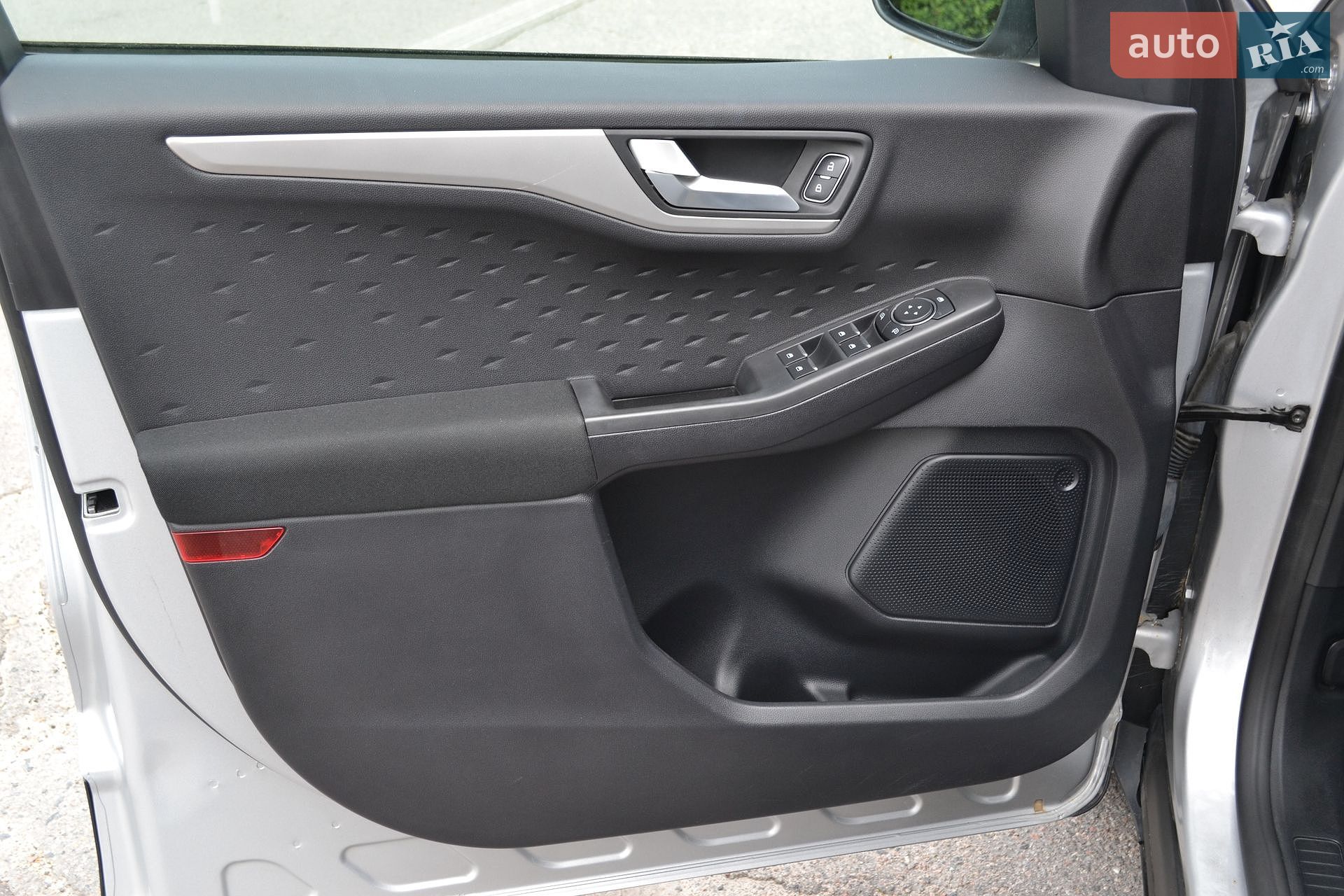 Ford Escape 2020 VIN 1FMCU9G68LUC38722 фото оголошення 36 з 49