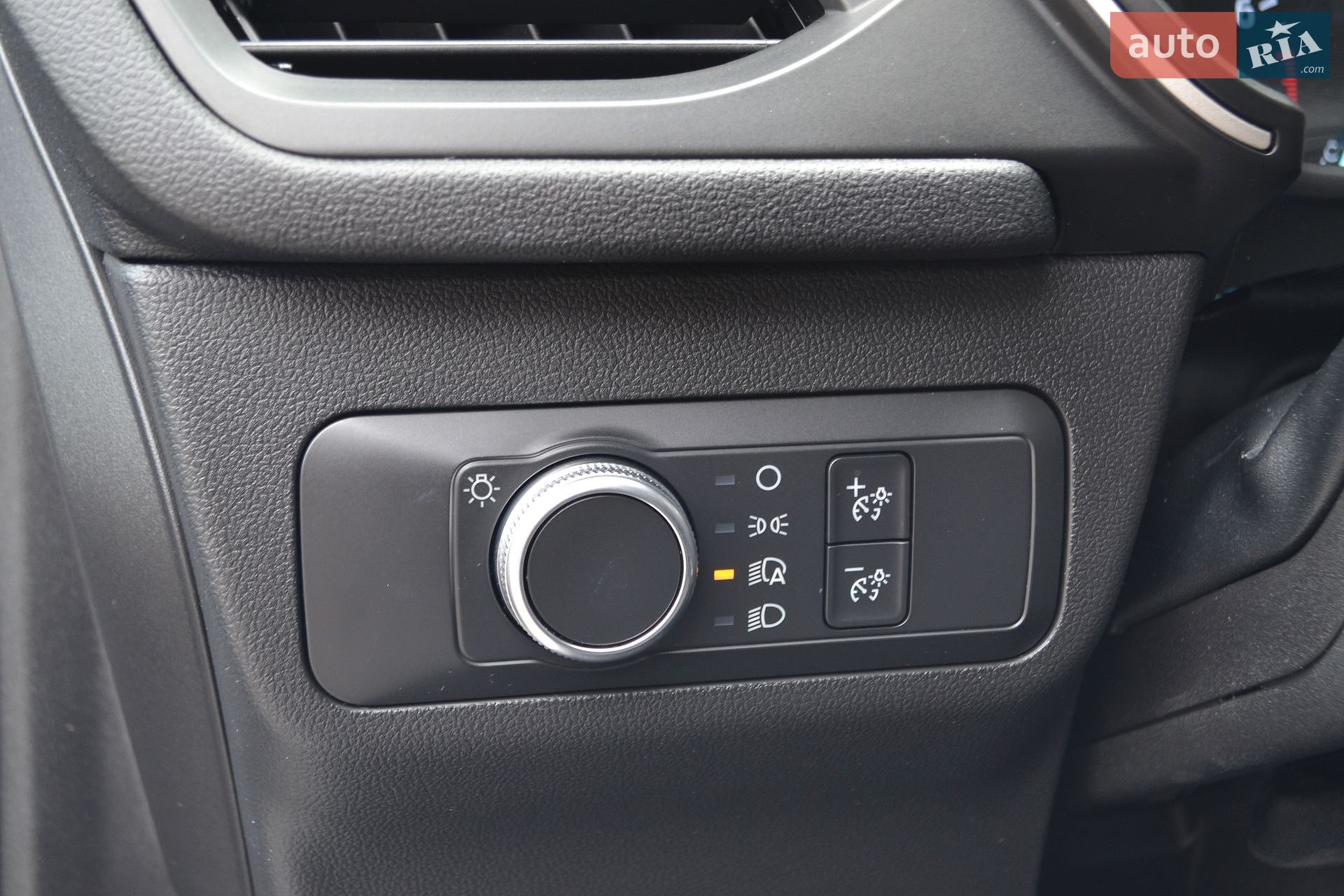 Ford Escape 2020 VIN 1FMCU9G68LUC38722 фото оголошення 39 з 49