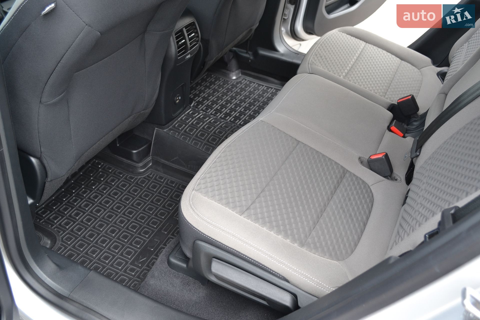 Ford Escape 2020 VIN 1FMCU9G68LUC38722 фото оголошення 41 з 49