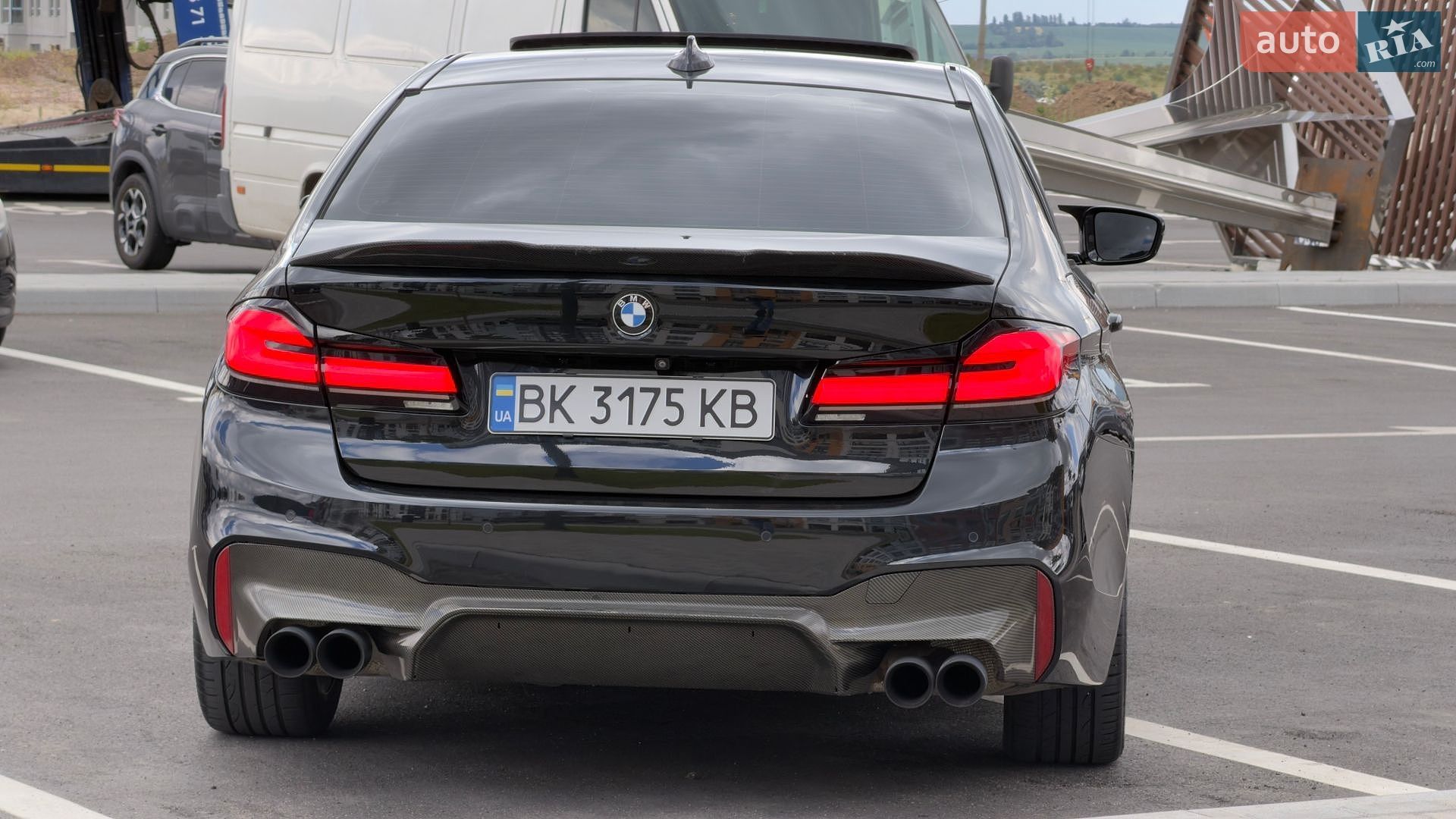 BMW 5 Series 2018 VIN WBAJE7C54KWD55100 фото оголошення 2 з 19