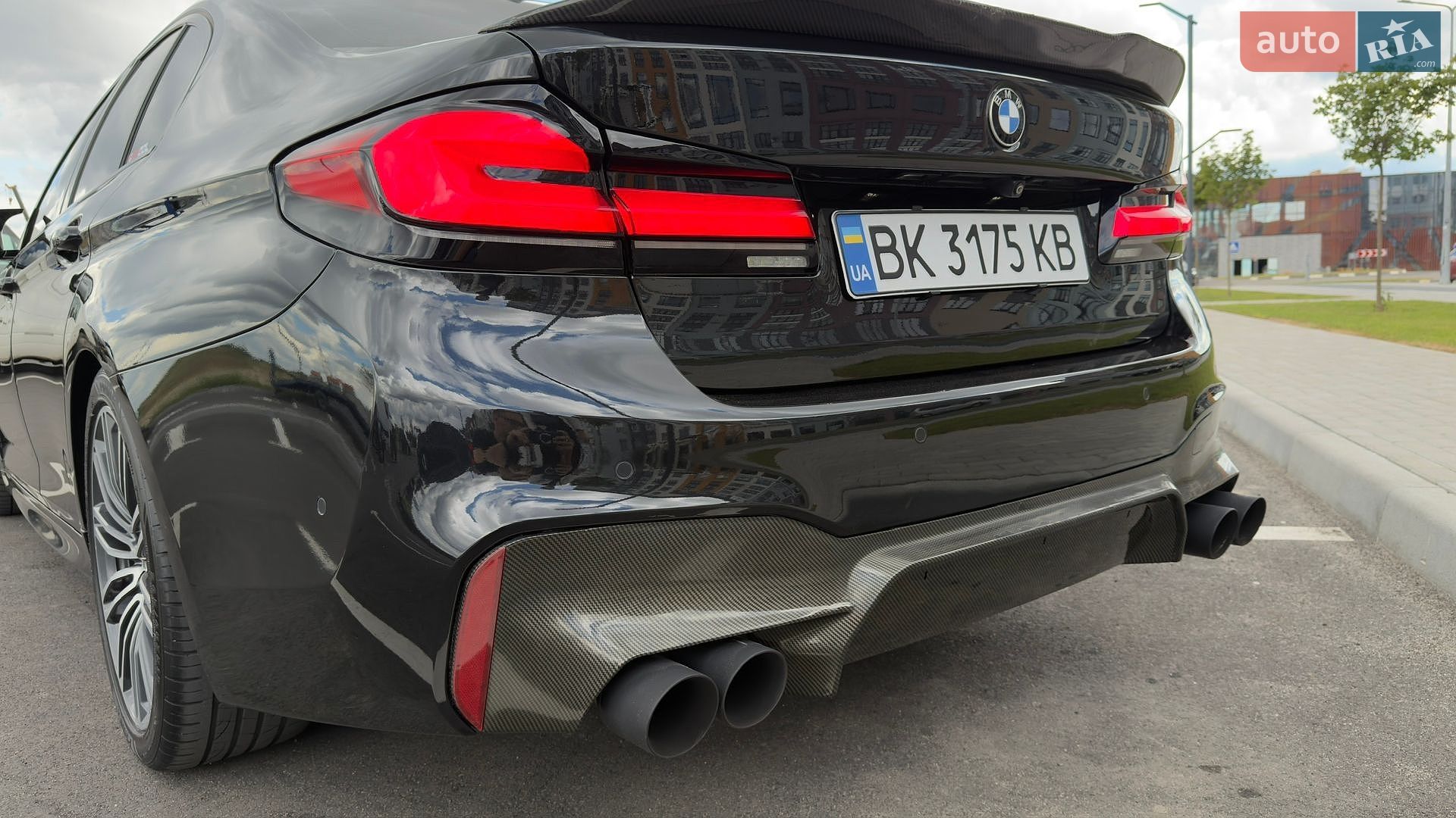 BMW 5 Series 2018 VIN WBAJE7C54KWD55100 фото оголошення 9 з 19