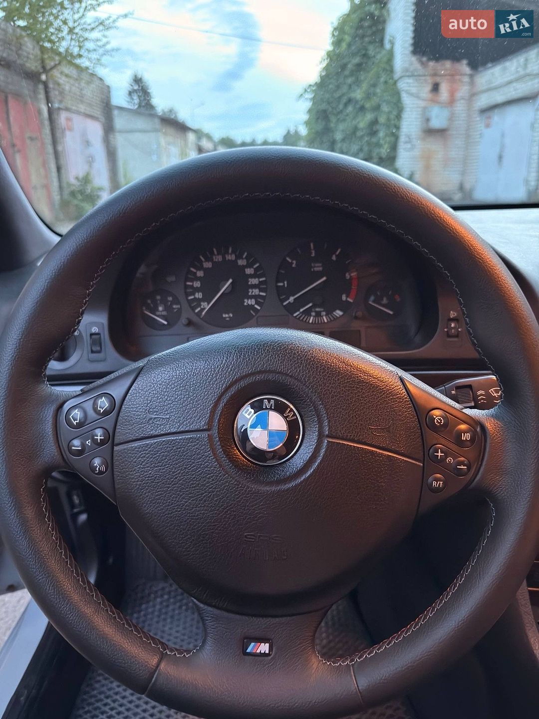 BMW 5 Series 1996 VIN WBADF810X0BT03723 фото оголошення 3 з 37