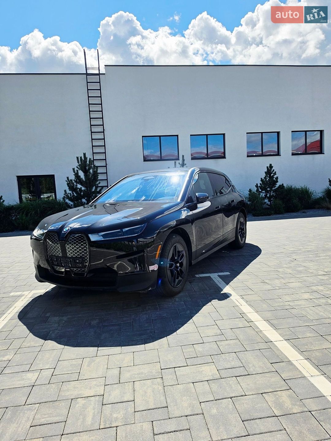 BMW iX 2023 VIN WB523CF05RCP95420 фото оголошення 3 з 42