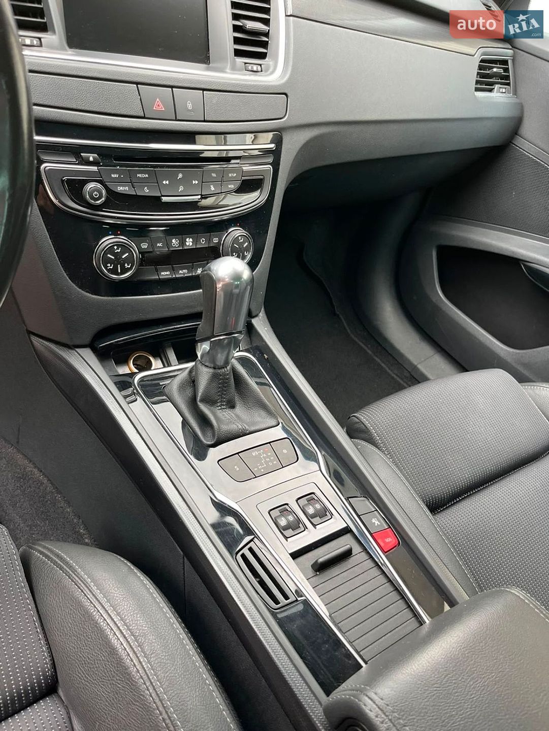 Peugeot 508 2016 VIN VF38EAHWTFL017072 фото оголошення 13 з 40
