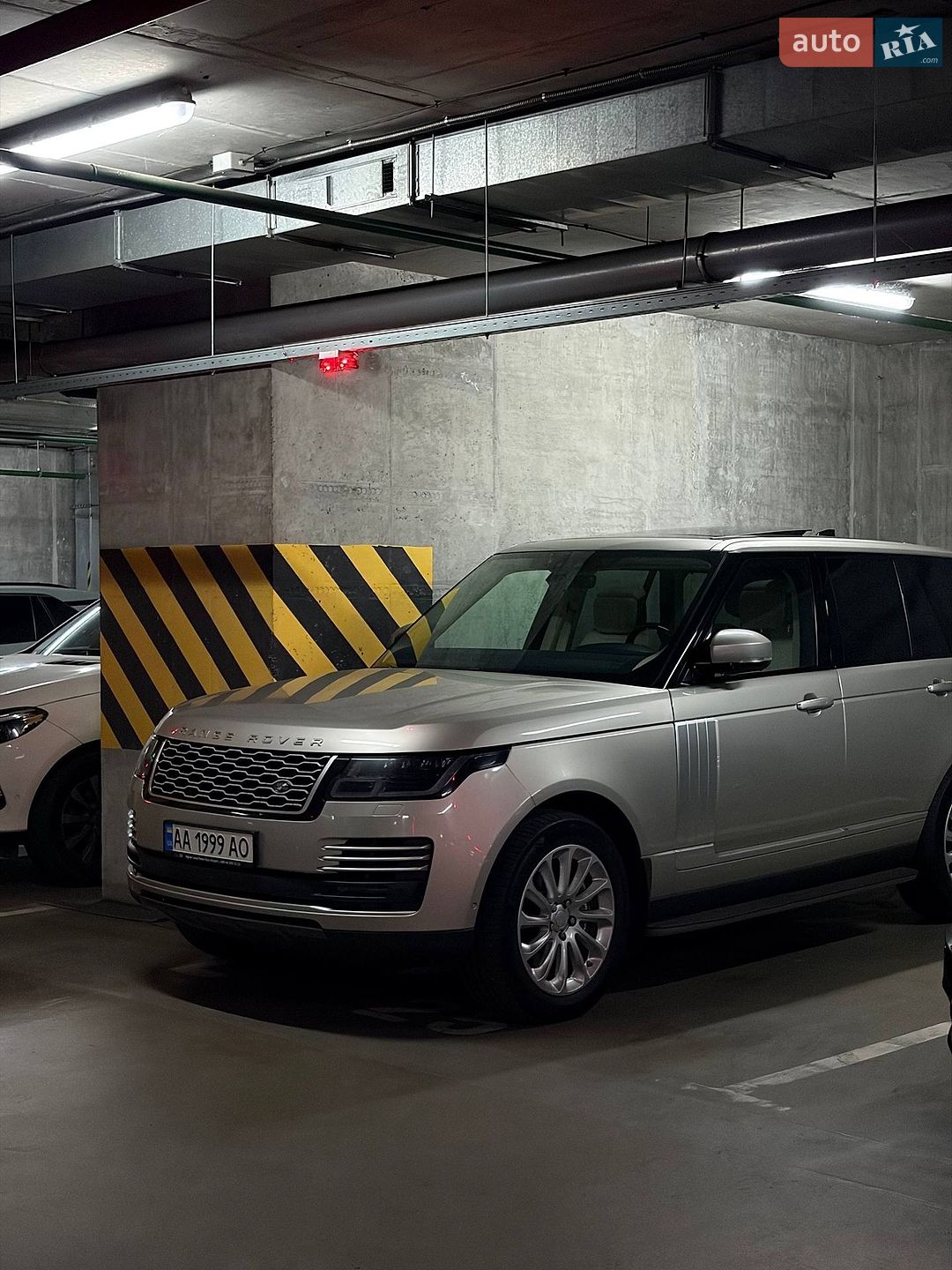 Land Rover Range Rover 2018 VIN SALGA2BJ1JA506650 фото оголошення 2 з 29