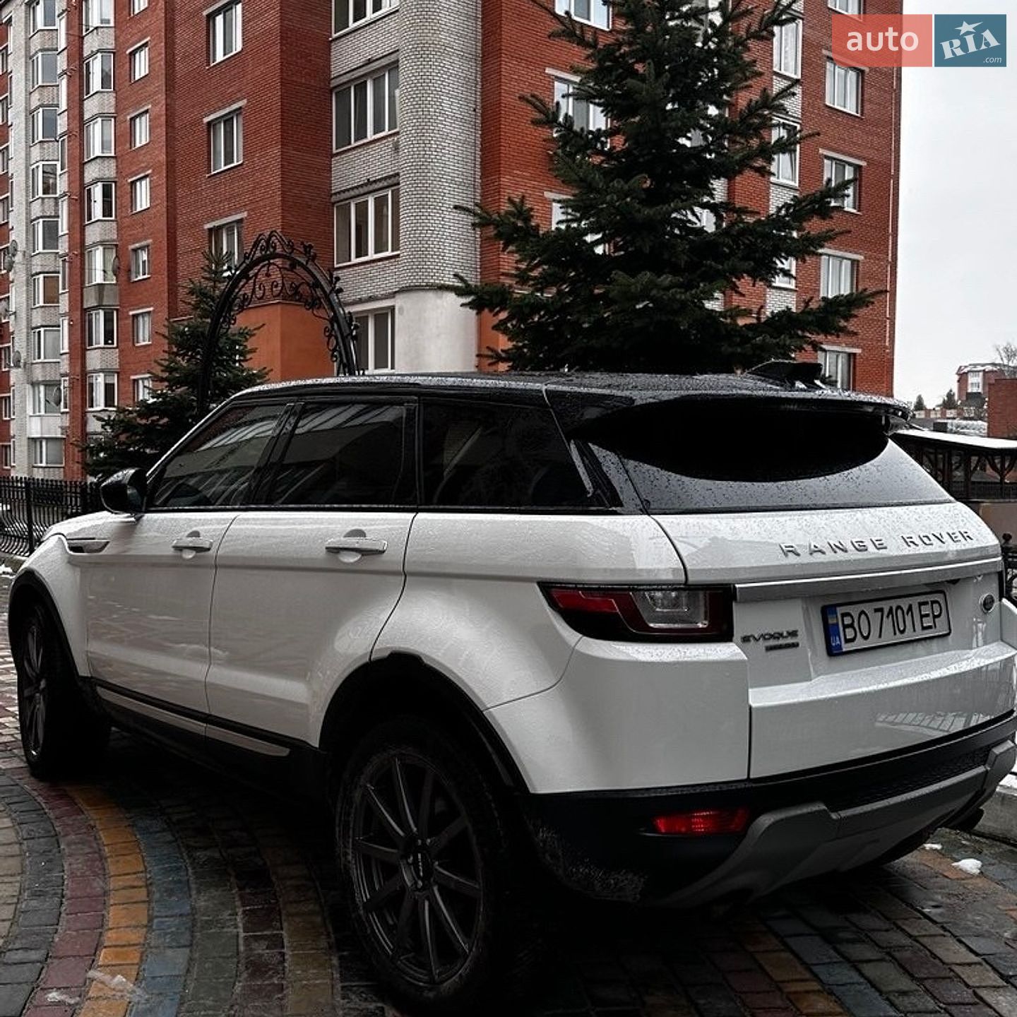 Land Rover Range Rover Evoque 2017 VIN SALVR2BG5HH246453 фото оголошення 4 з 34