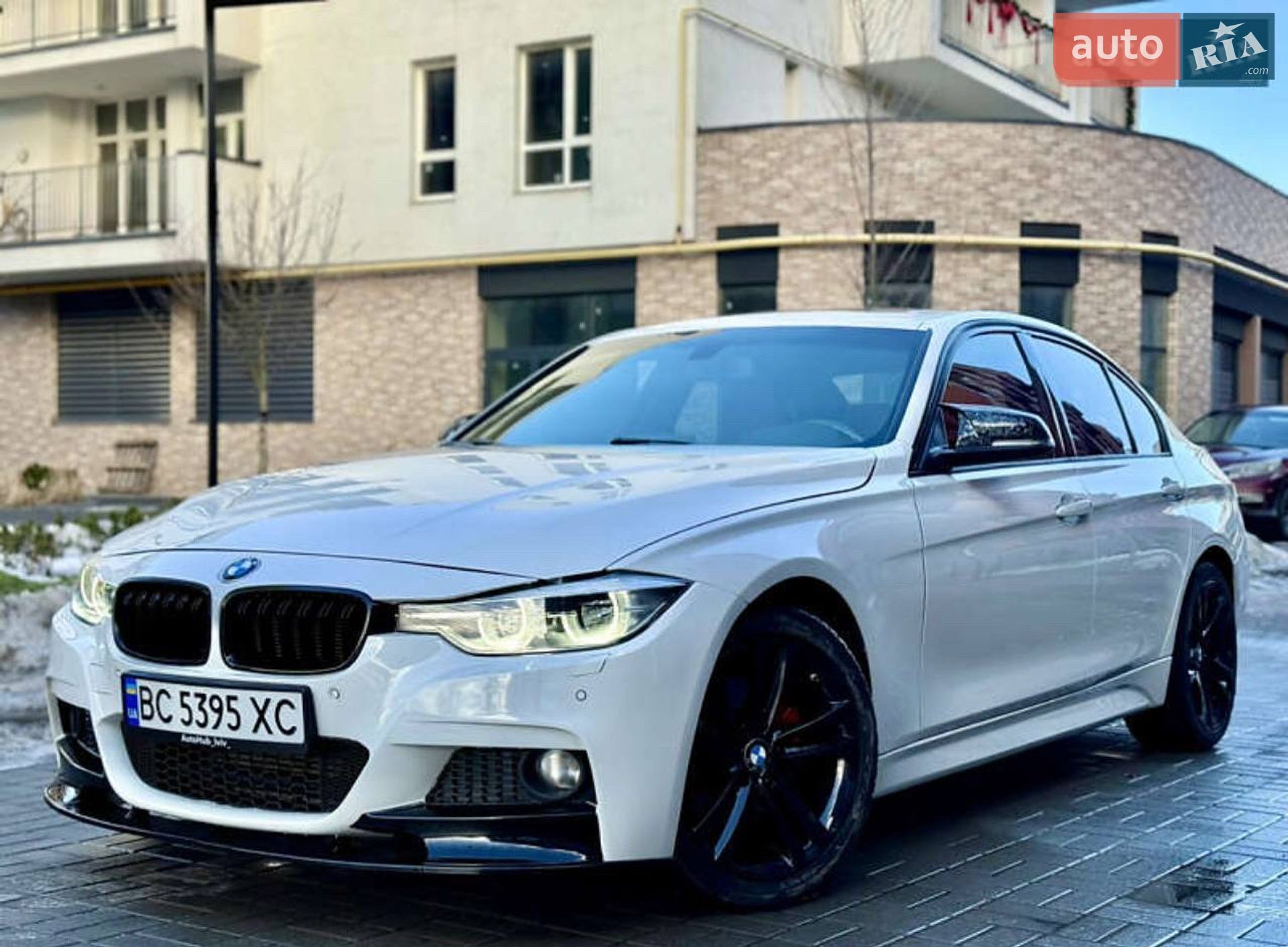 BMW 3 Series 2016 VIN WBA8E9G5XGNU29330 фото оголошення 2 з 12