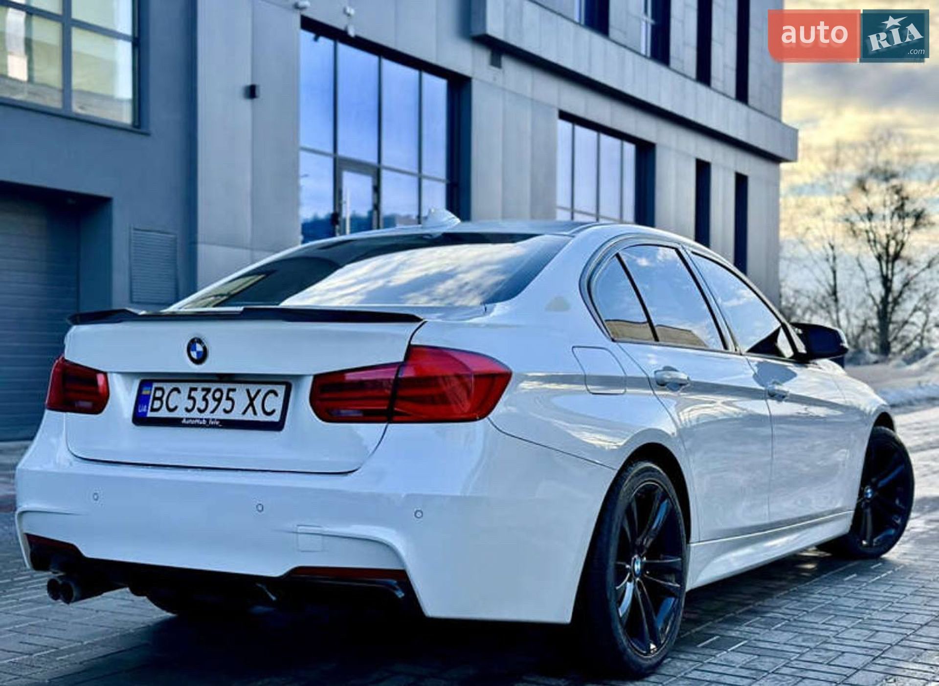 BMW 3 Series 2016 VIN WBA8E9G5XGNU29330 фото оголошення 5 з 12