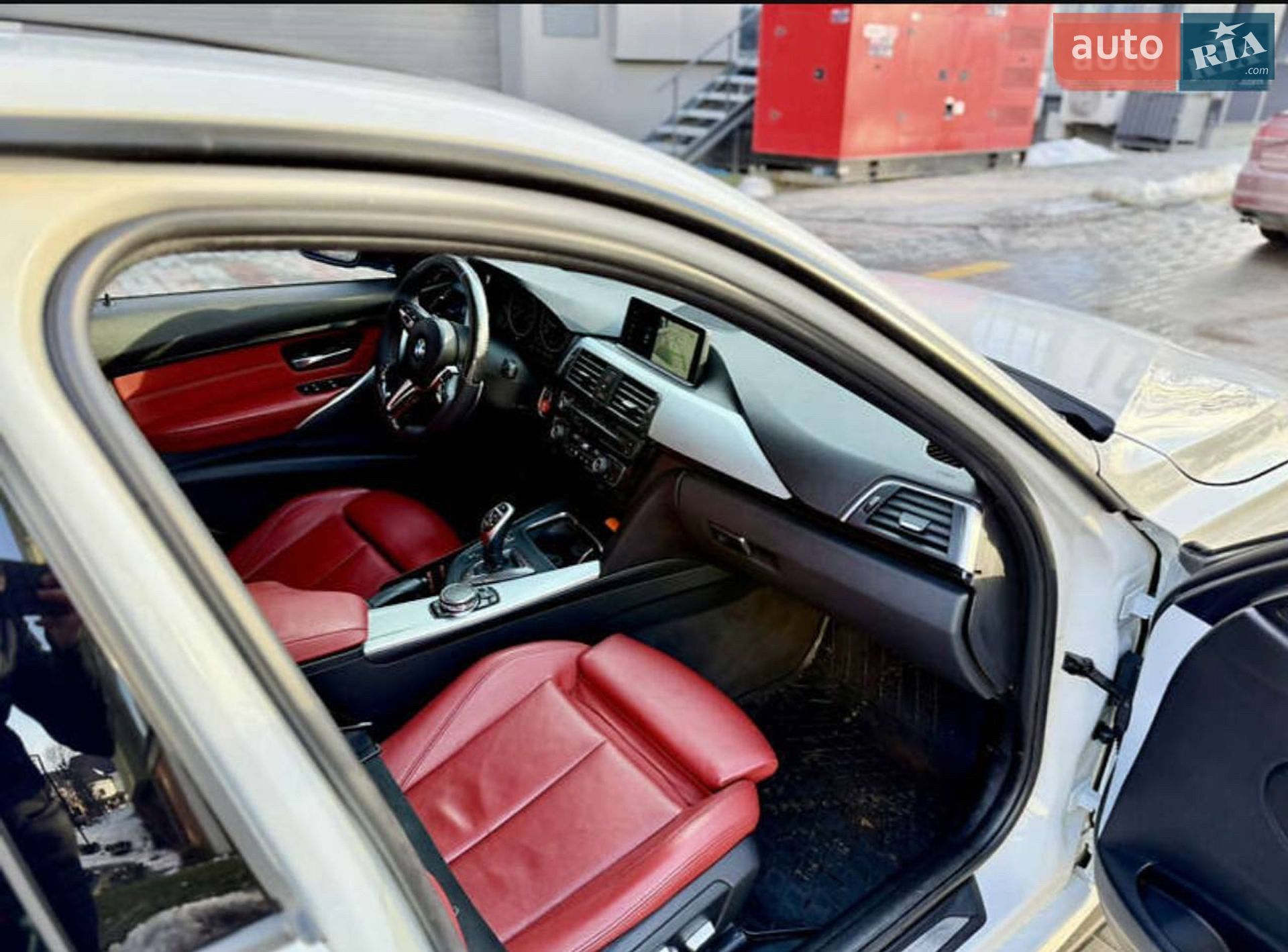 BMW 3 Series 2016 VIN WBA8E9G5XGNU29330 фото оголошення 9 з 12