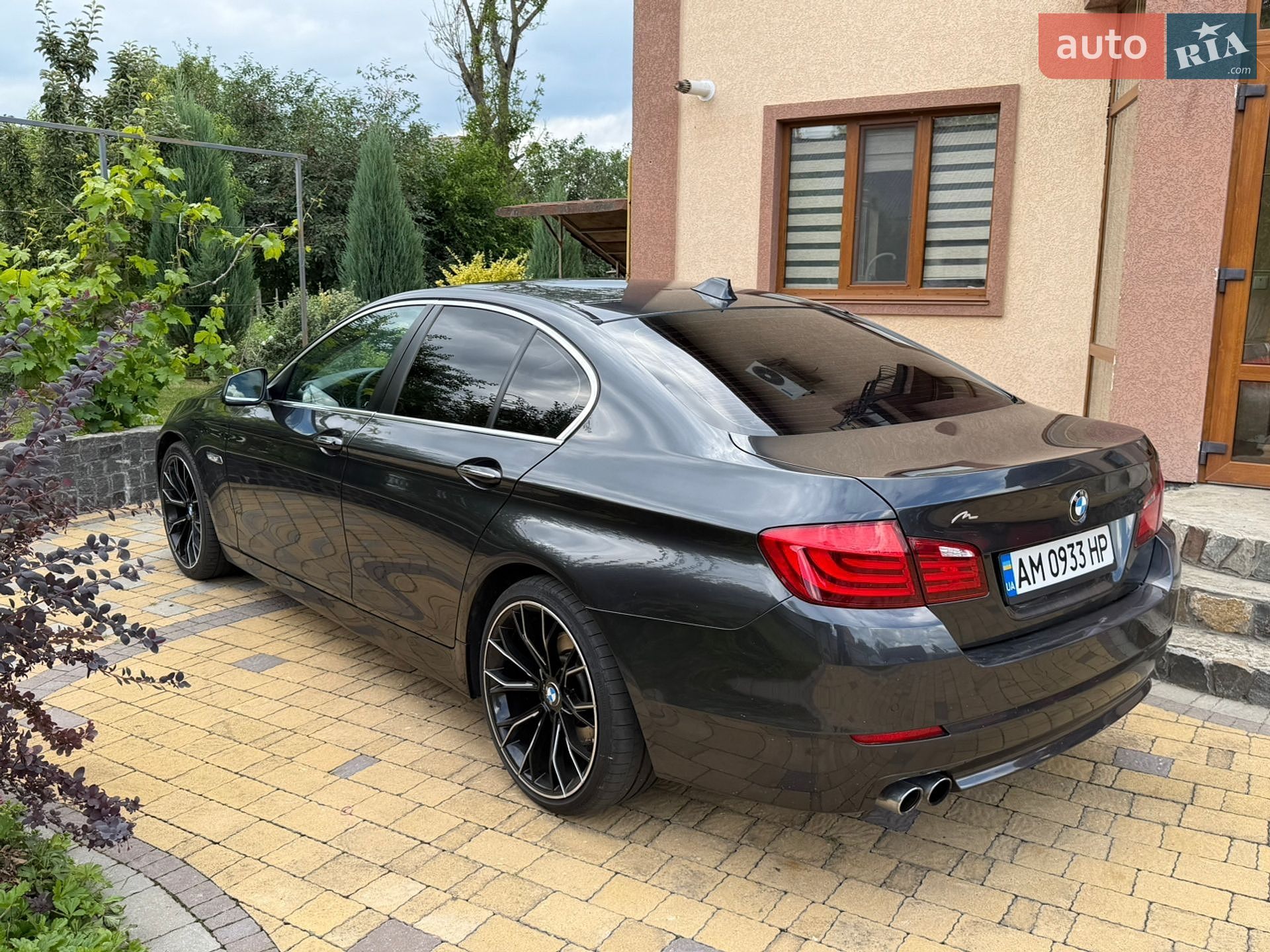 BMW 5 Series 2010 VIN WBAFW31090C563097 фото оголошення 2 з 15