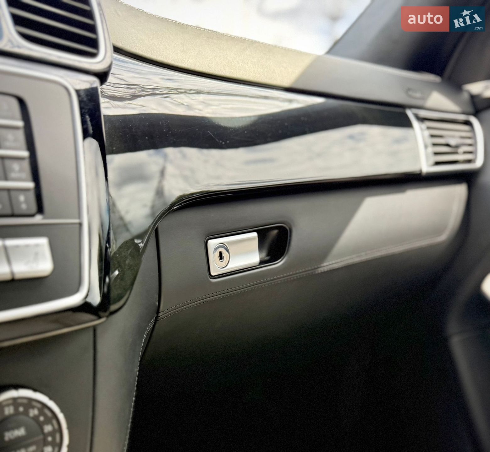Mercedes-Benz GLS-Class 2019 VIN 4JGDF7FE8KB226091 фото оголошення 64 з 84