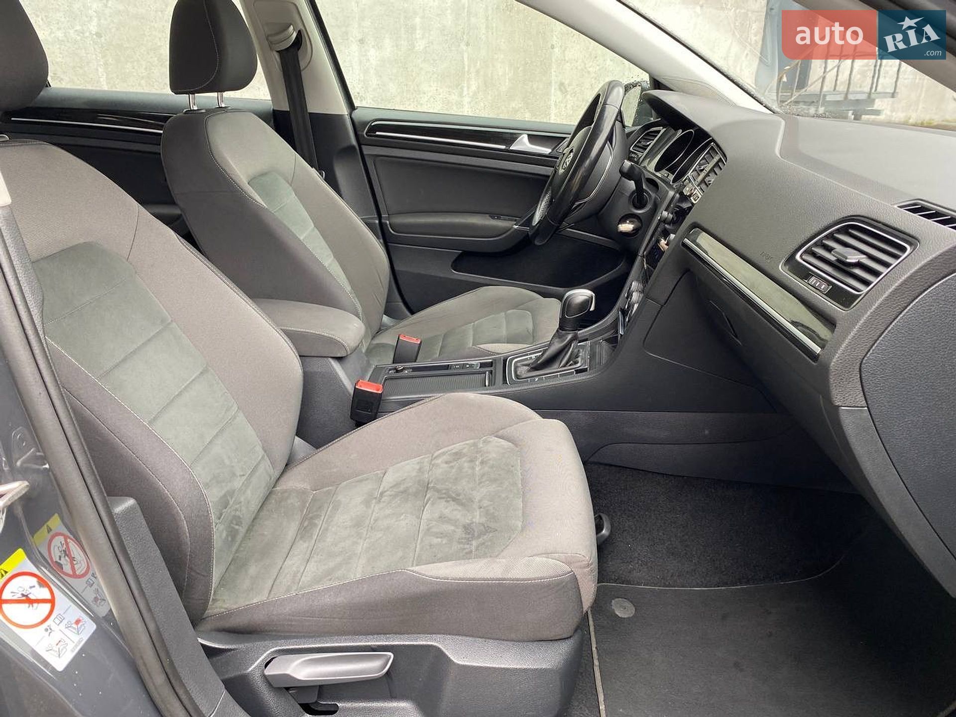 Volkswagen Golf 2019 VIN WVWZZZAUZLP507469 фото оголошення 13 з 31