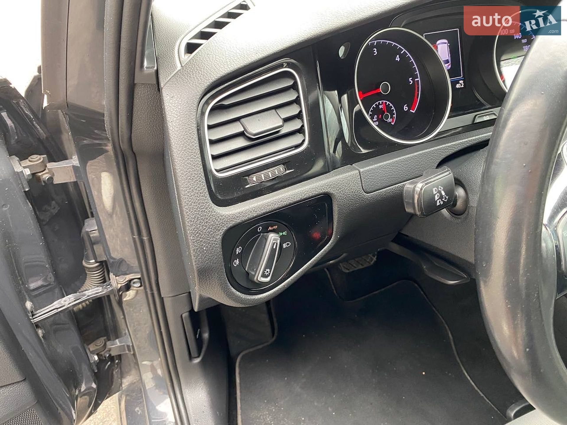 Volkswagen Golf 2019 VIN WVWZZZAUZLP507469 фото оголошення 26 з 31
