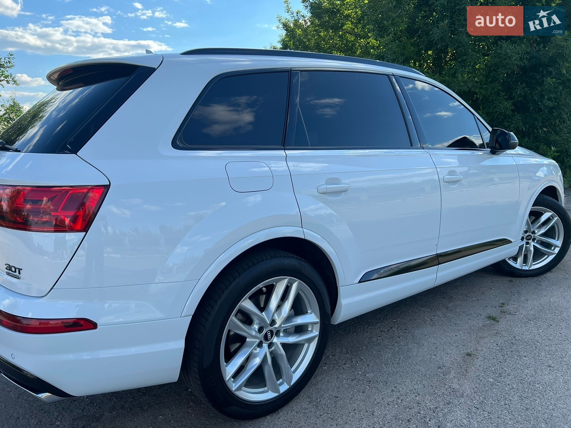 Audi Q7 2018 VIN WA1VAAF74JD029261 фото оголошення 14 з 38