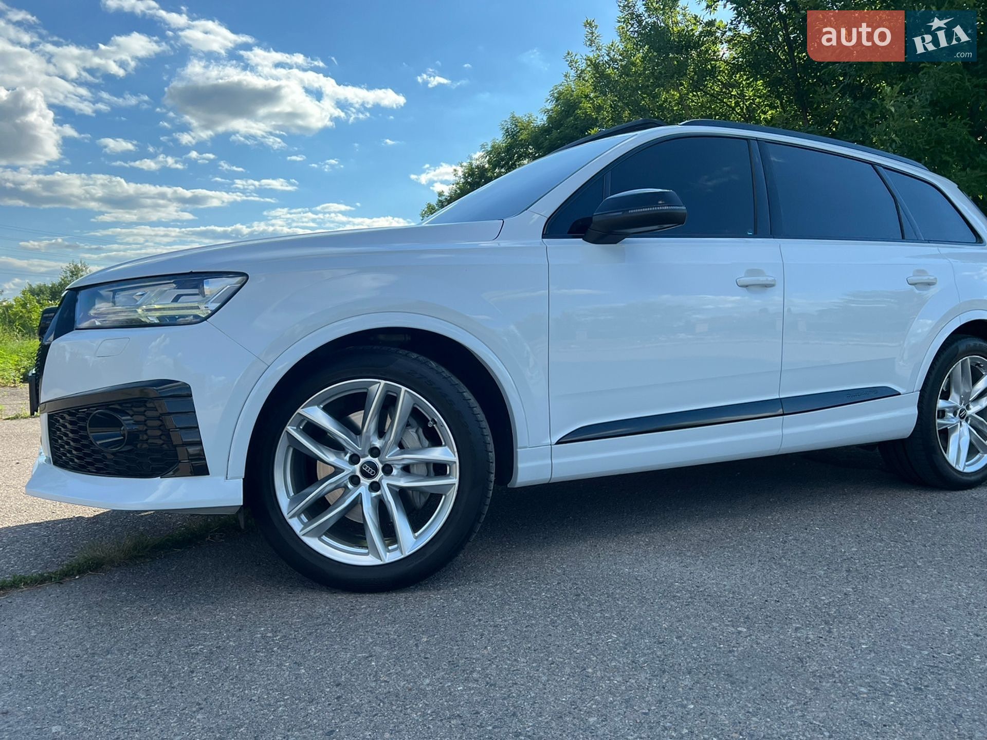 Audi Q7 2018 VIN WA1VAAF74JD029261 фото оголошення 18 з 38