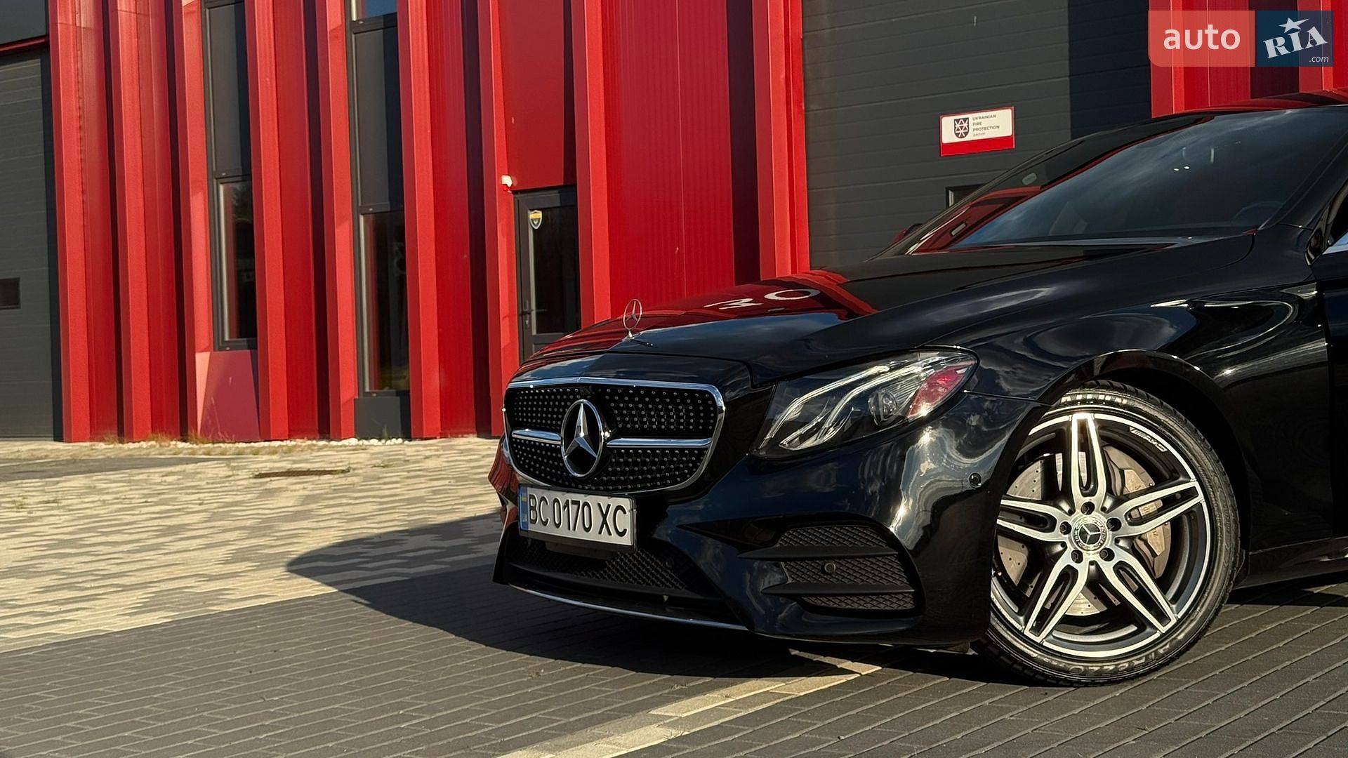 Mercedes-Benz E-Class 2019 VIN WDDZF4JB9KA630275 фото оголошення 5 з 18