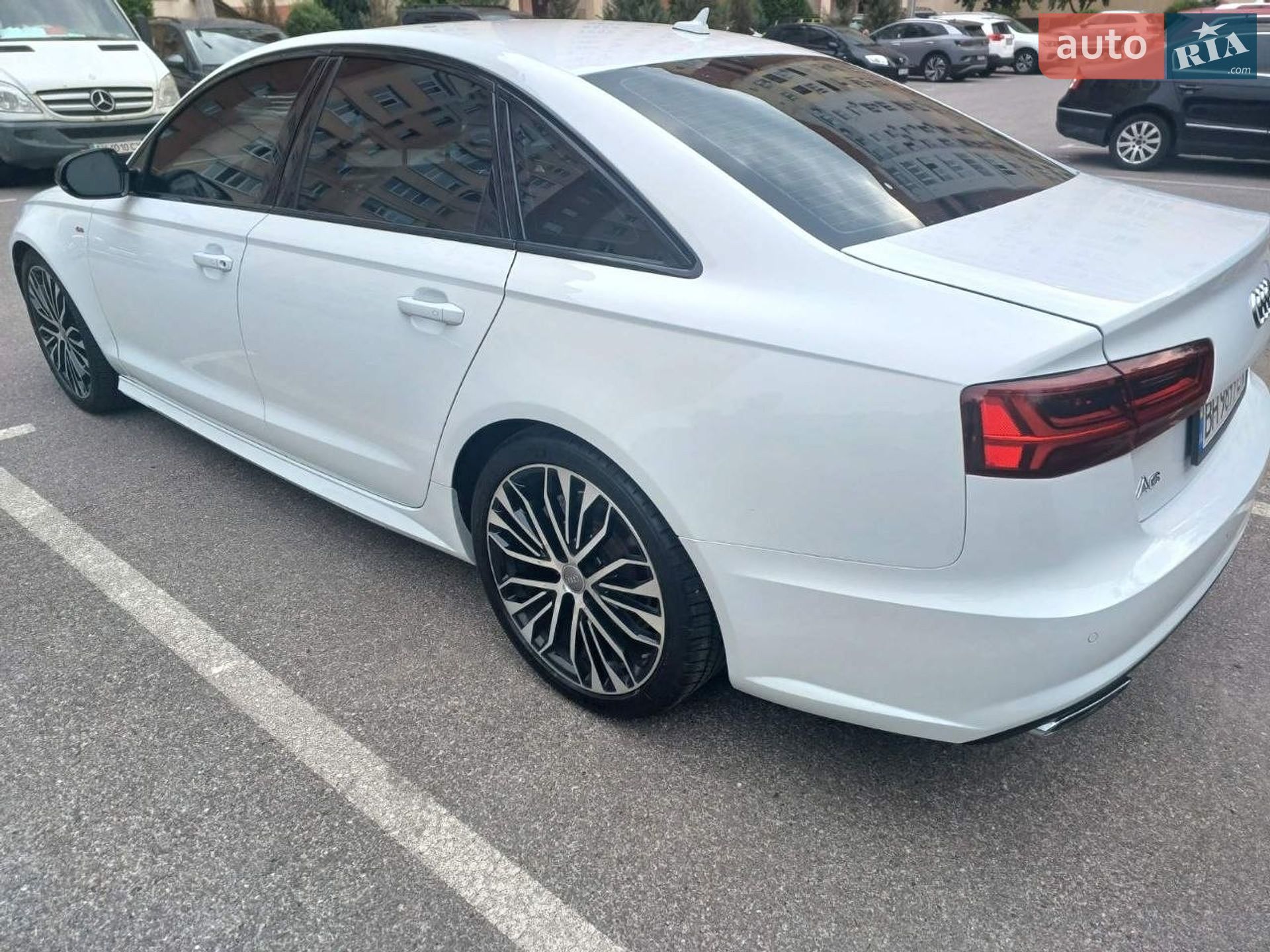 Audi A6 2017 VIN WAUF8AFC4JN050377 фото оголошення 3 з 24