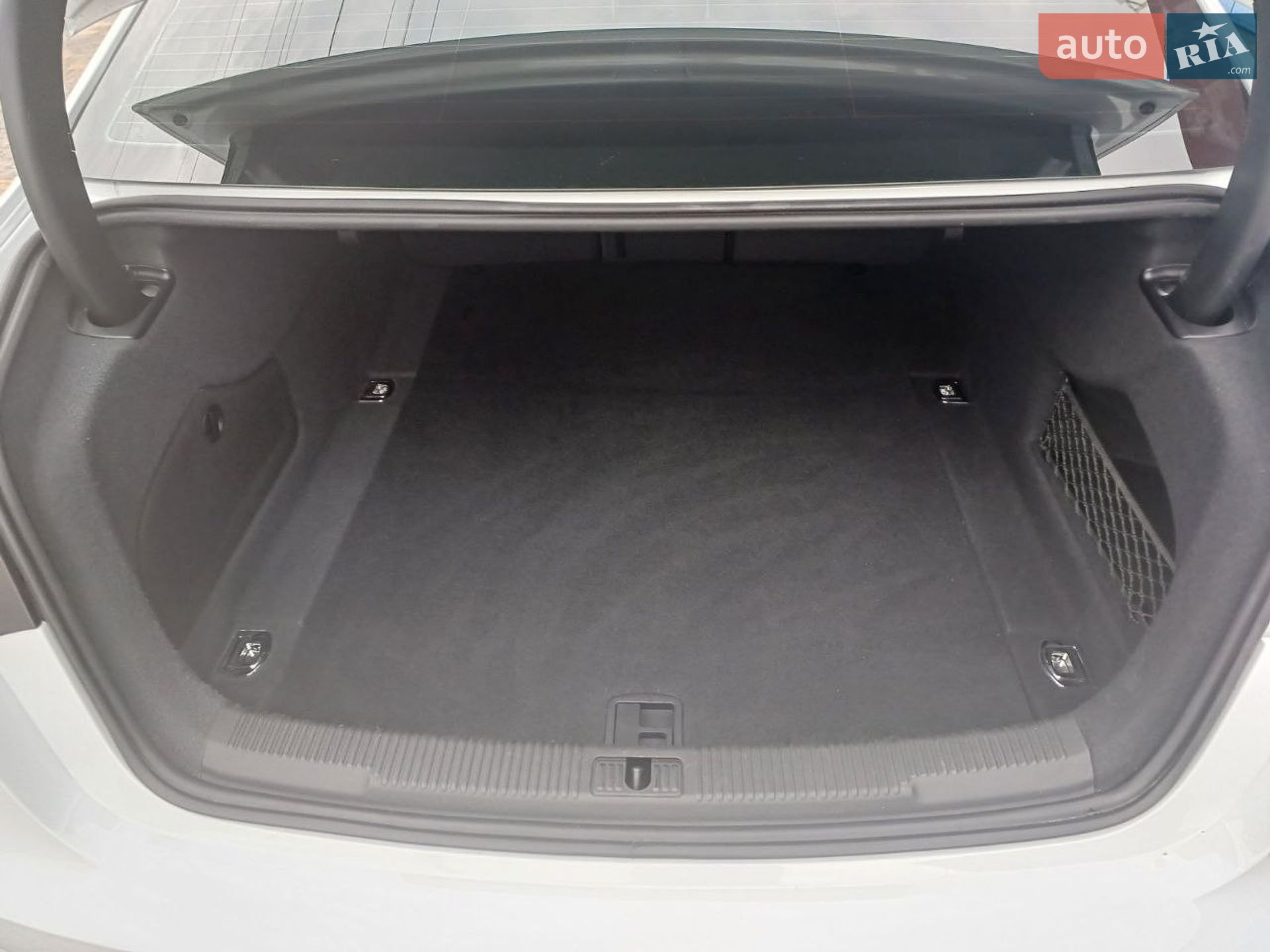 Audi A6 2017 VIN WAUF8AFC4JN050377 фото оголошення 17 з 24