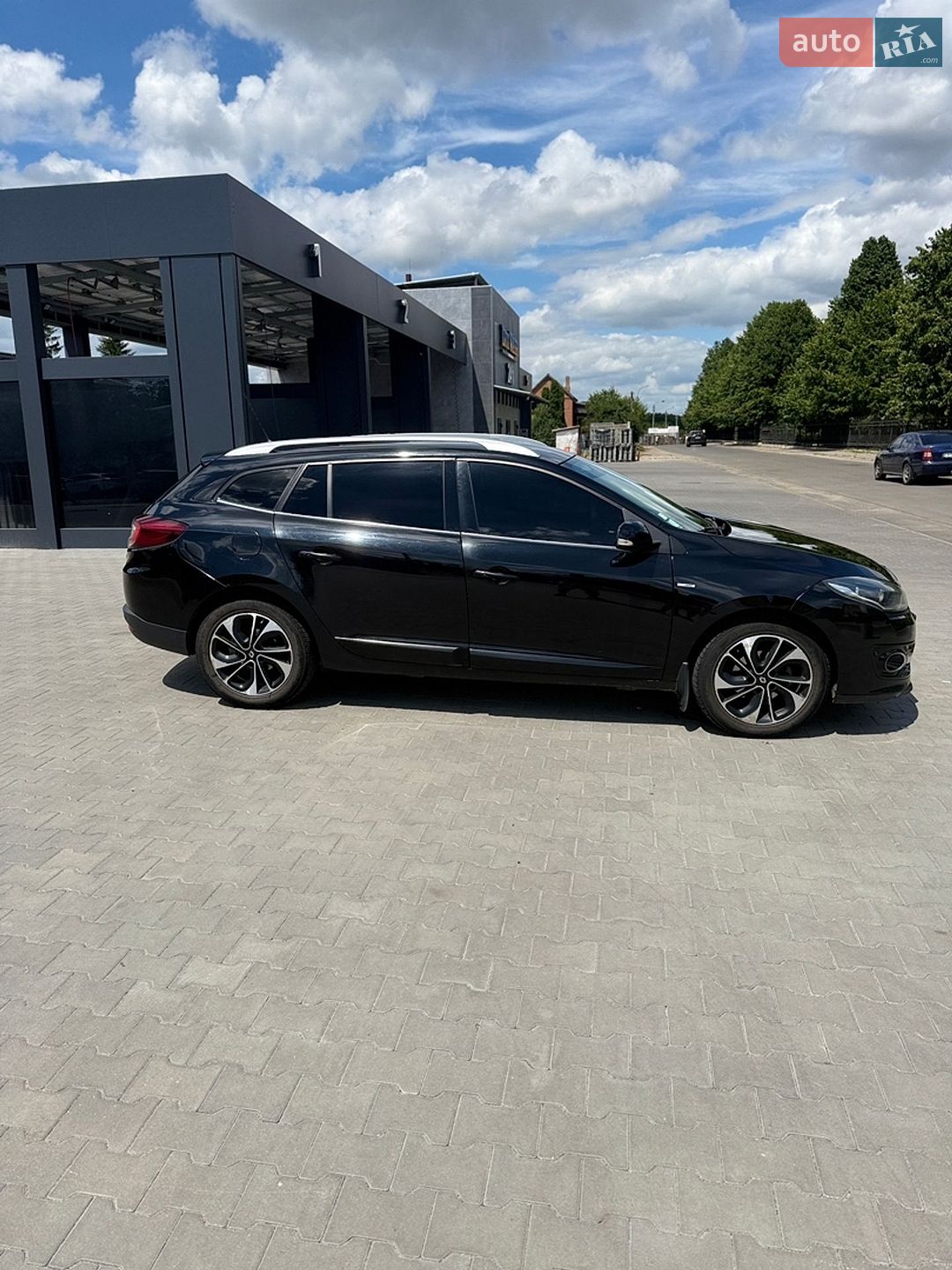 Renault Megane 2015 VIN VF1KZ030H54654323 фото оголошення 4 з 23