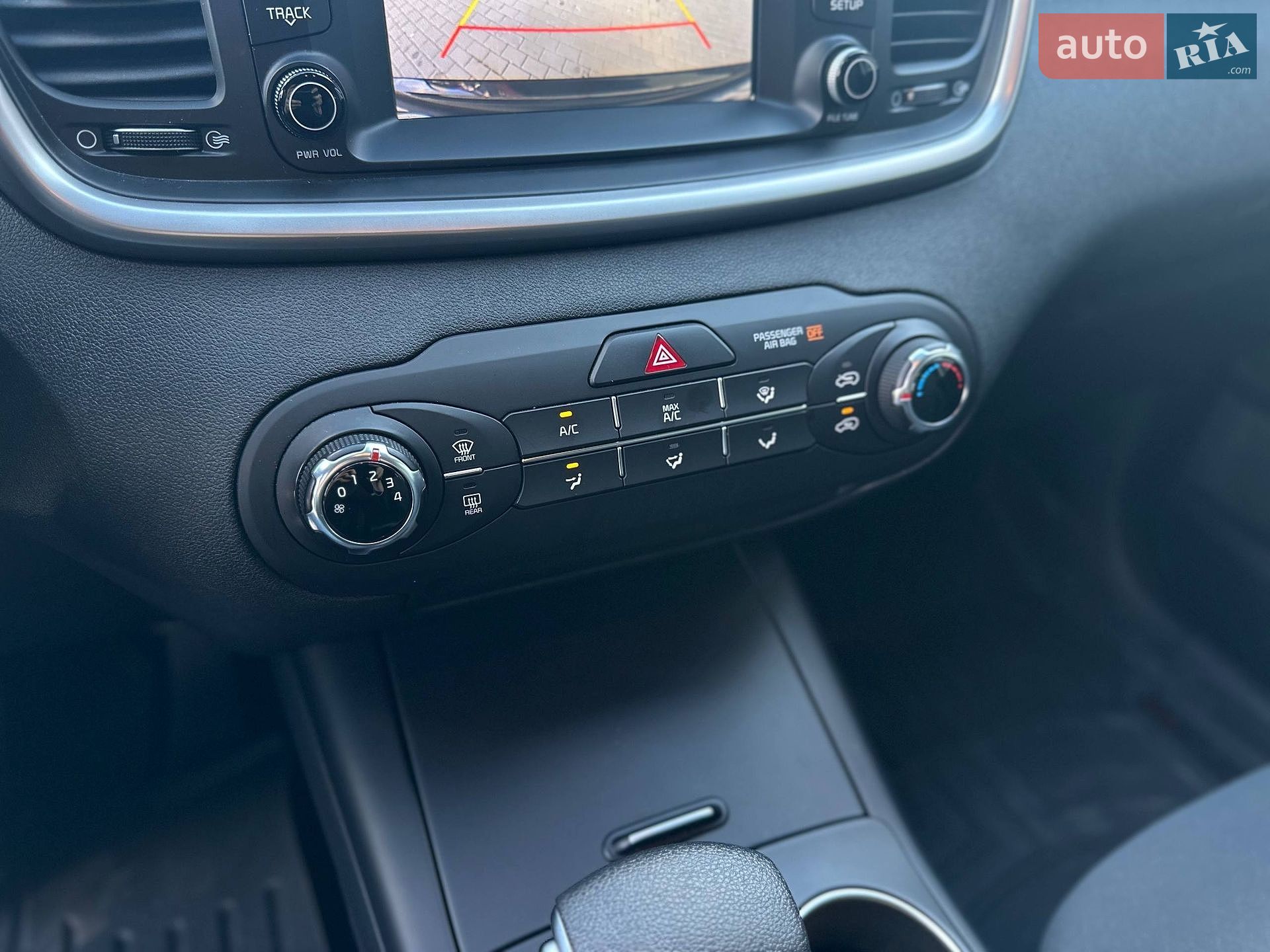 Kia Sorento 2018 VIN 5XYPG4A35KG451352 фото оголошення 15 з 20