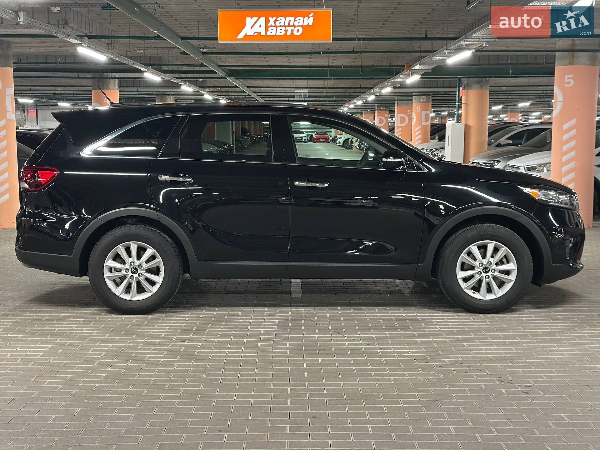 Kia Sorento 2018 VIN 5XYPG4A35KG451352 фото оголошення 4 з 20