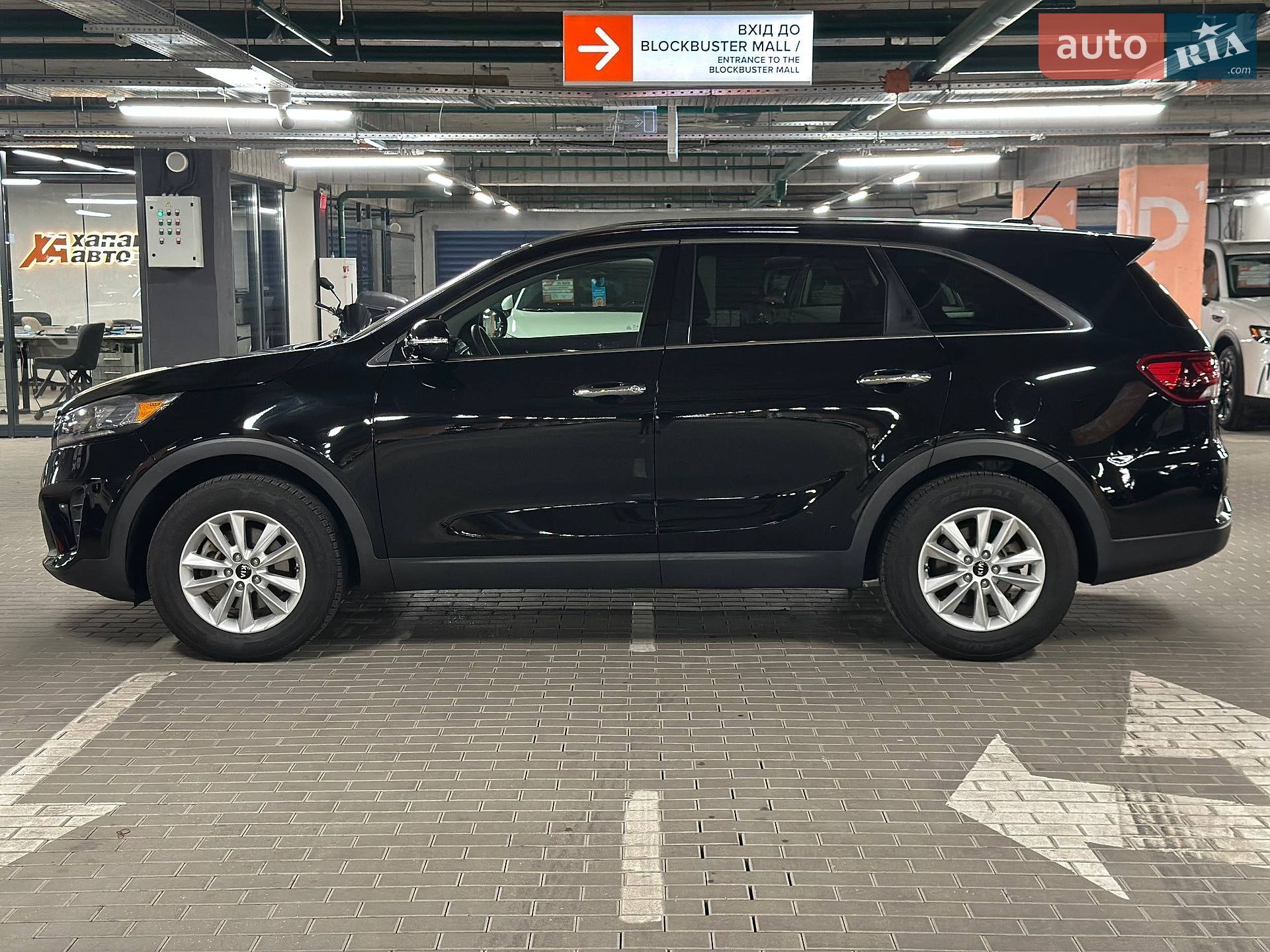 Kia Sorento 2018 VIN 5XYPG4A35KG451352 фото оголошення 5 з 20