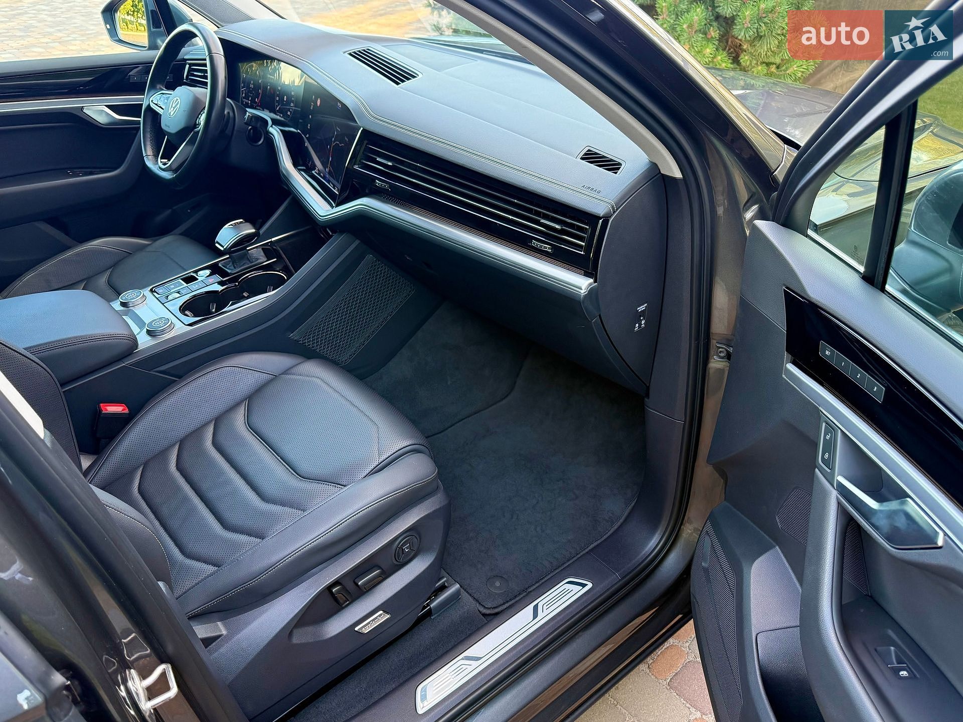 Volkswagen Touareg 2022 VIN WVGZZZCRZND020754 фото оголошення 21 з 49