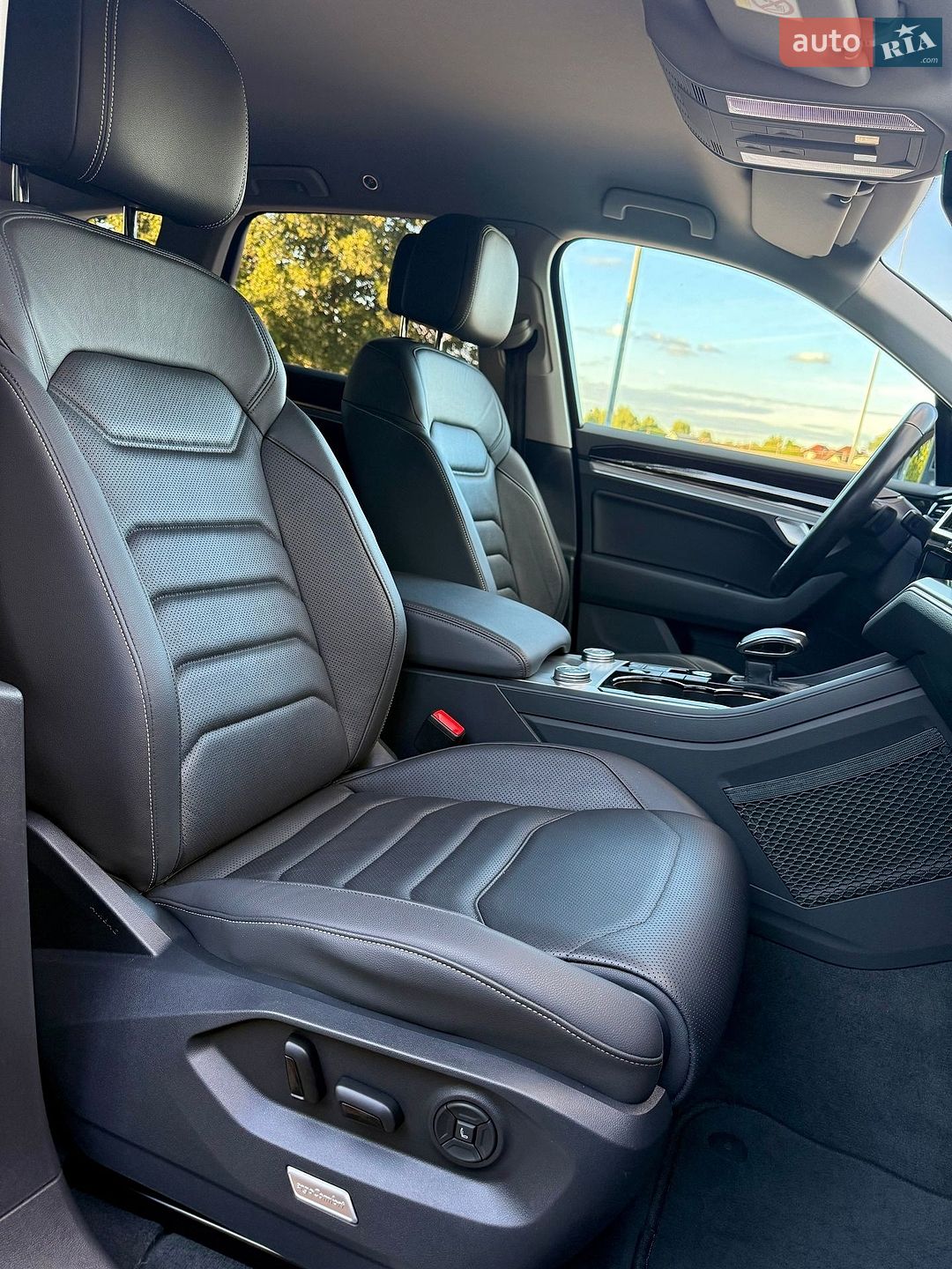 Volkswagen Touareg 2022 VIN WVGZZZCRZND020754 фото оголошення 23 з 49