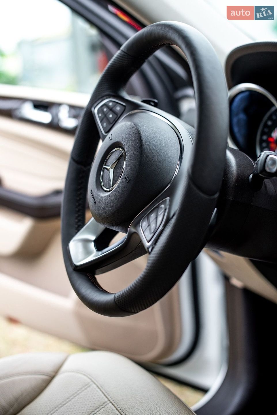 MERCEDES-BENZ GLE-Class 2017 VIN 4JGDA5HB4HA954219 фото оголошення 22 з 43