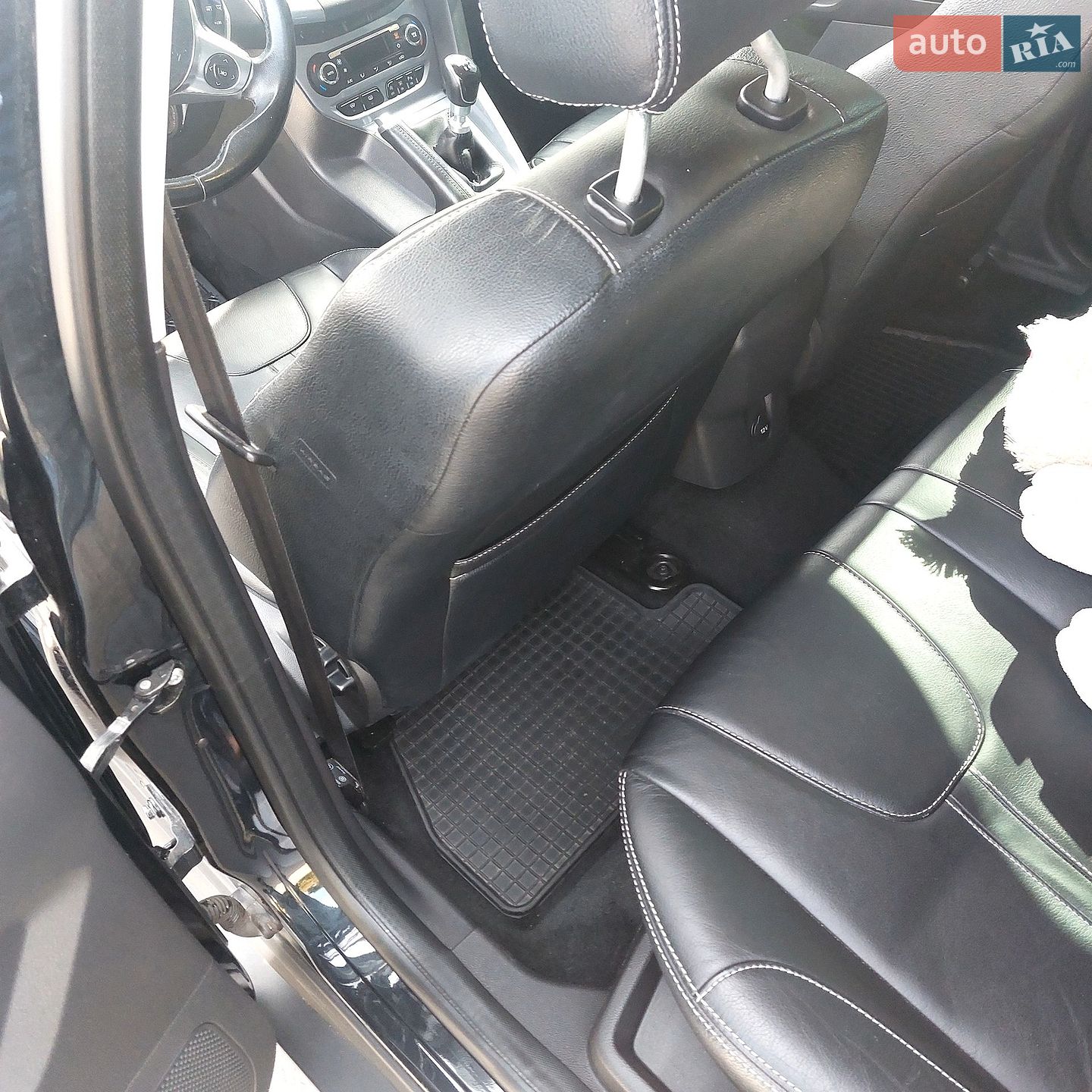 Ford Focus 2013 VIN WF0LXXGCBLDJ64548 фото оголошення 6 з 16