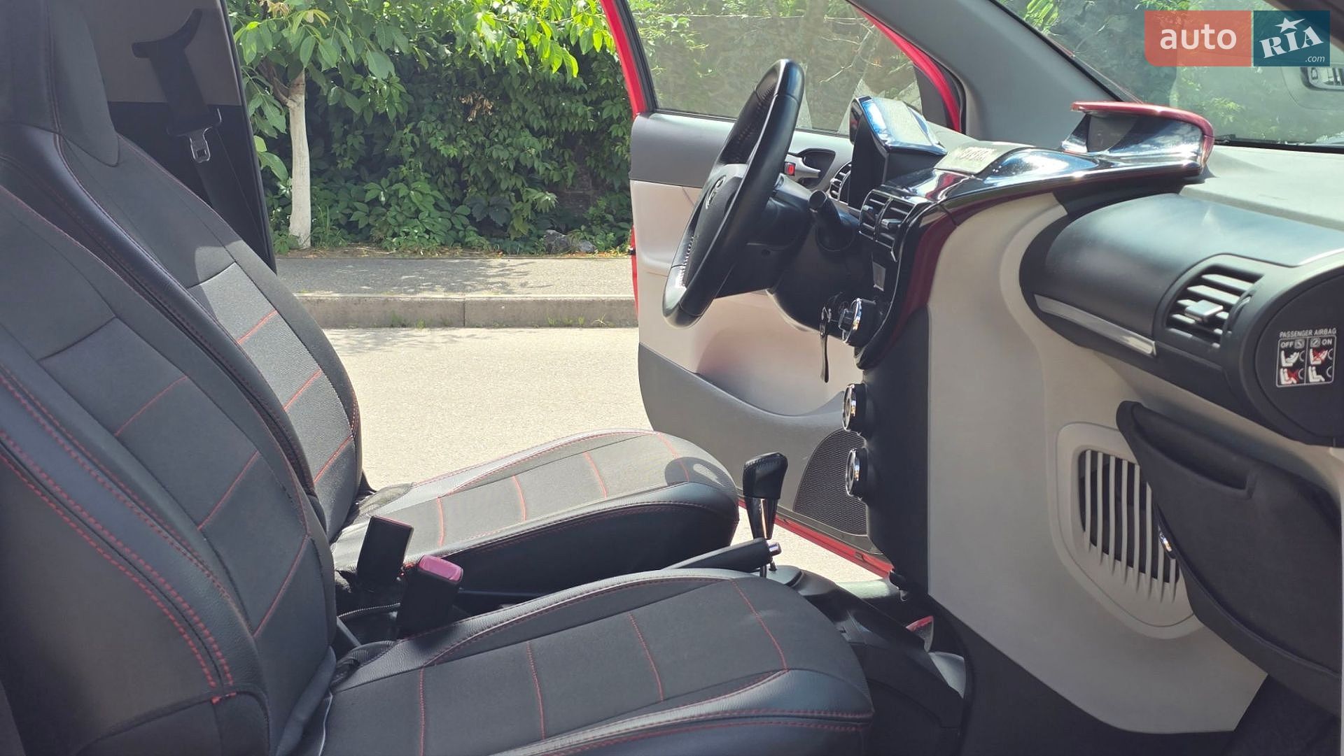 Toyota IQ 2011 VIN JTNML11060J061887 фото оголошення 14 з 20