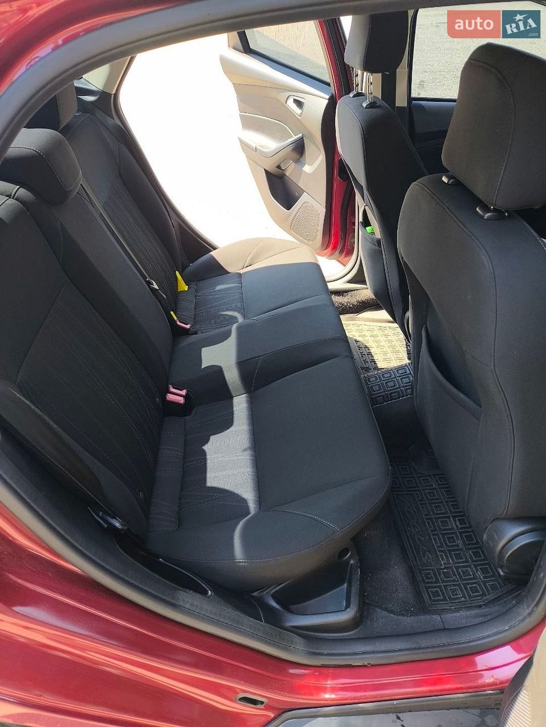 Ford Focus 2015 VIN 1FADP3F23FL363042 фото оголошення 12 з 18