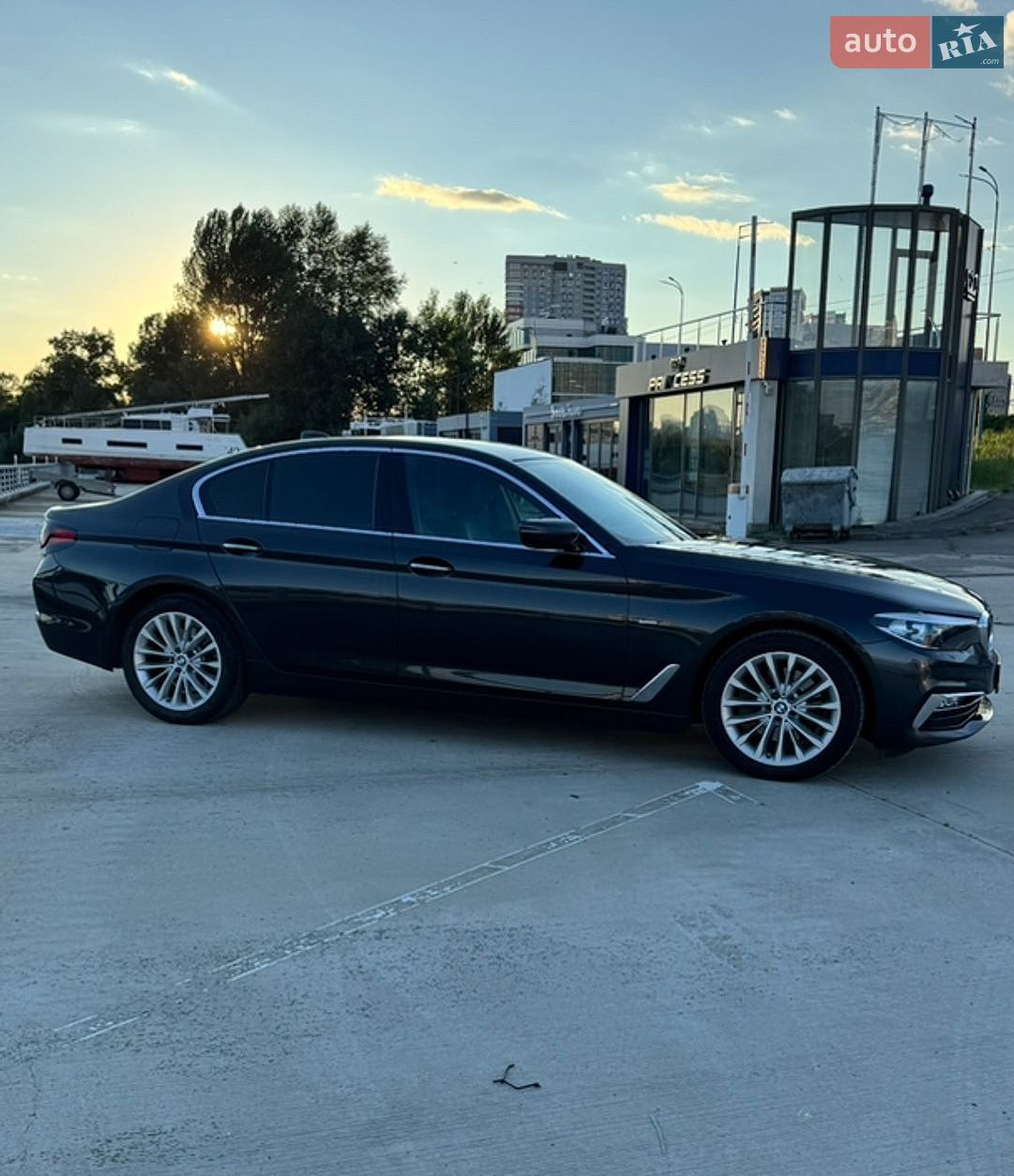 BMW 5 Series 2017 VIN WBAJA11060BC50532 фото оголошення 9 з 41