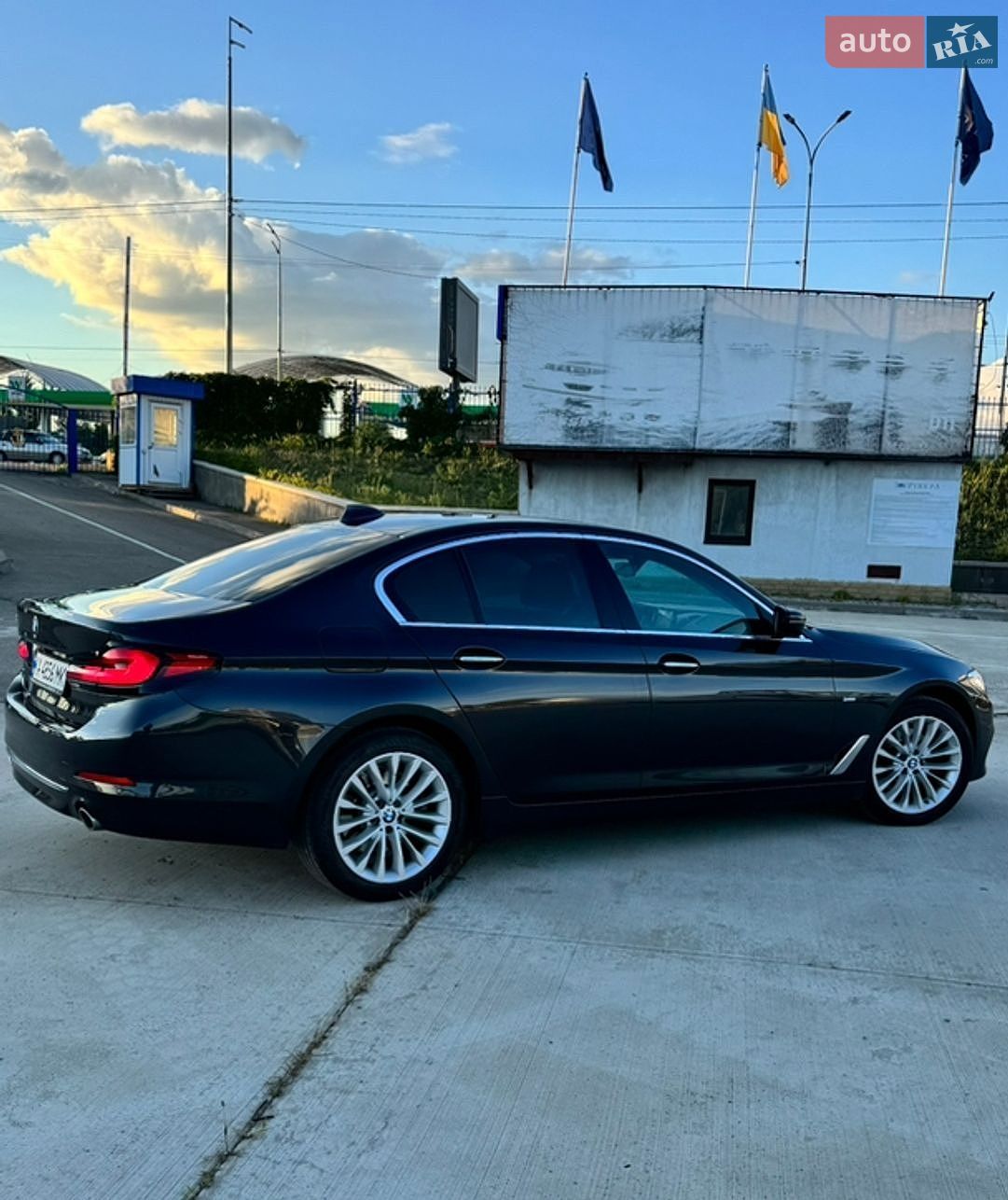 BMW 5 Series 2017 VIN WBAJA11060BC50532 фото оголошення 18 з 41