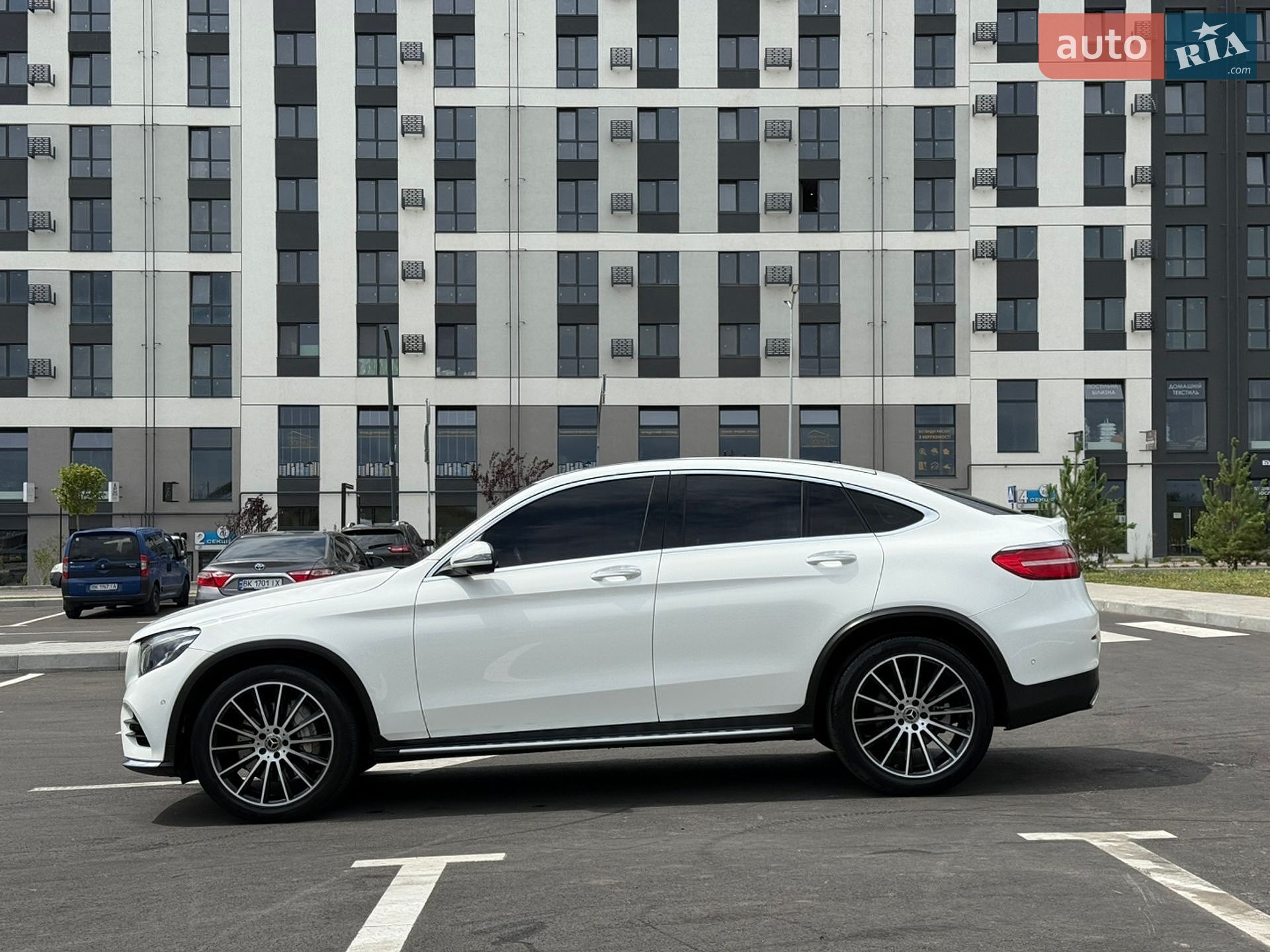 Mercedes-Benz GLC-Class Coupe 2017 VIN WDC0J0FB9HF248949 фото оголошення 3 з 51