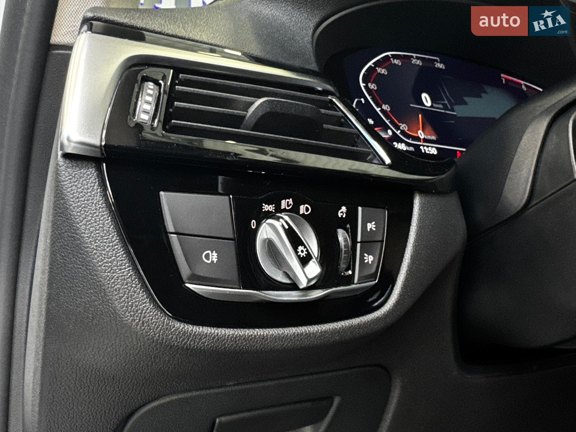BMW 5 Series 2021 VIN WBA11BJ040WX19628 фото оголошення 20 з 38