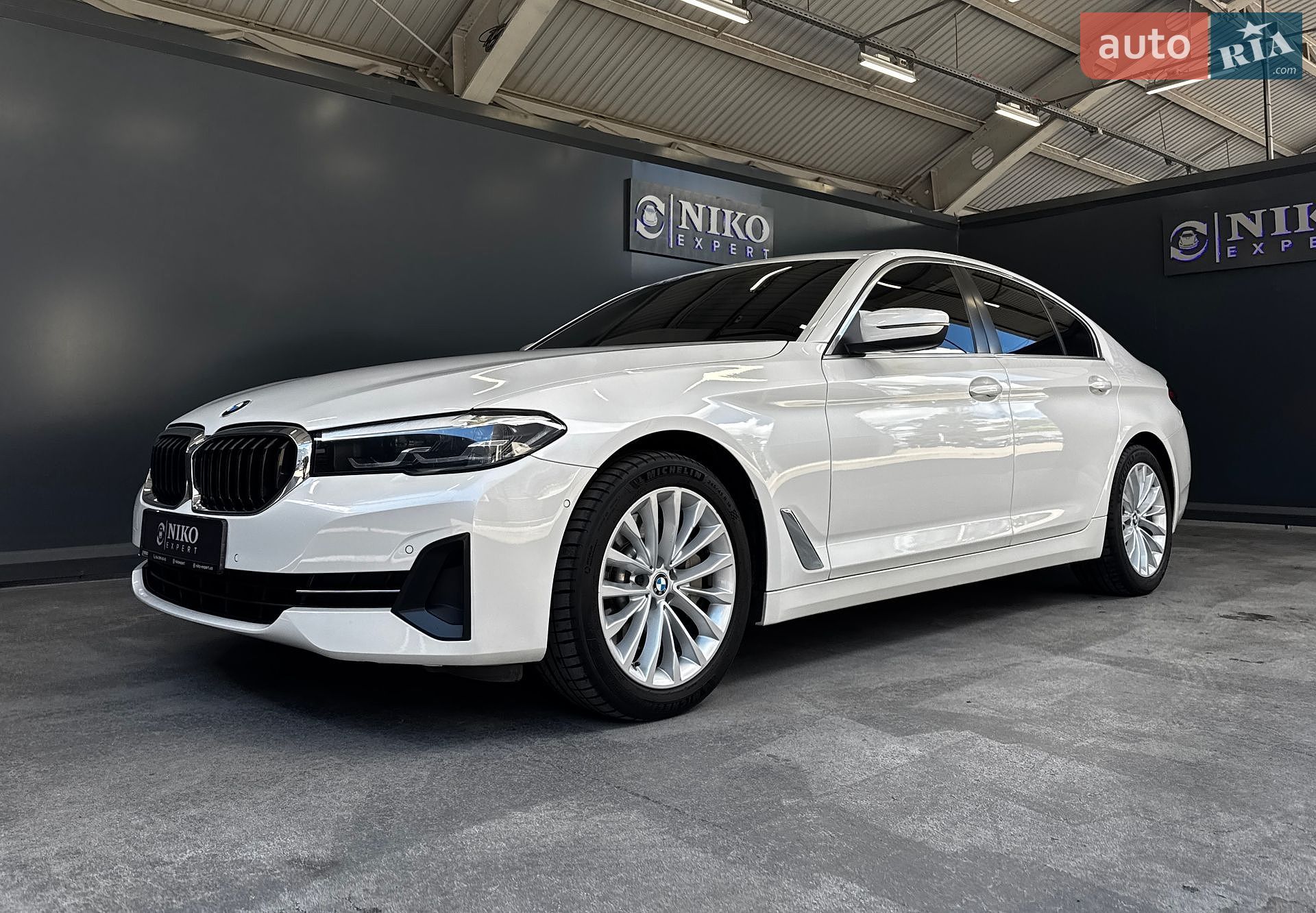 BMW 5 Series 2021 VIN WBA11BJ040WX19628 фото оголошення 5 з 38