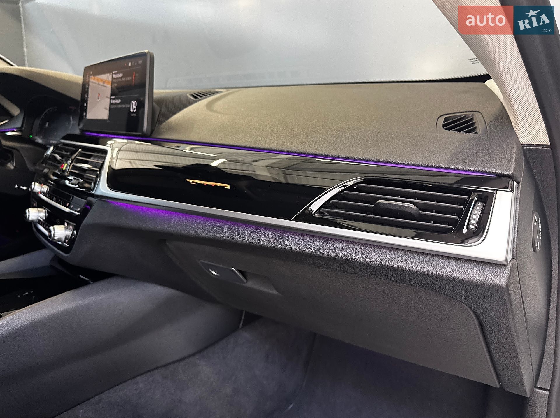 BMW 5 Series 2021 VIN WBA11BJ040WX19628 фото оголошення 30 з 38