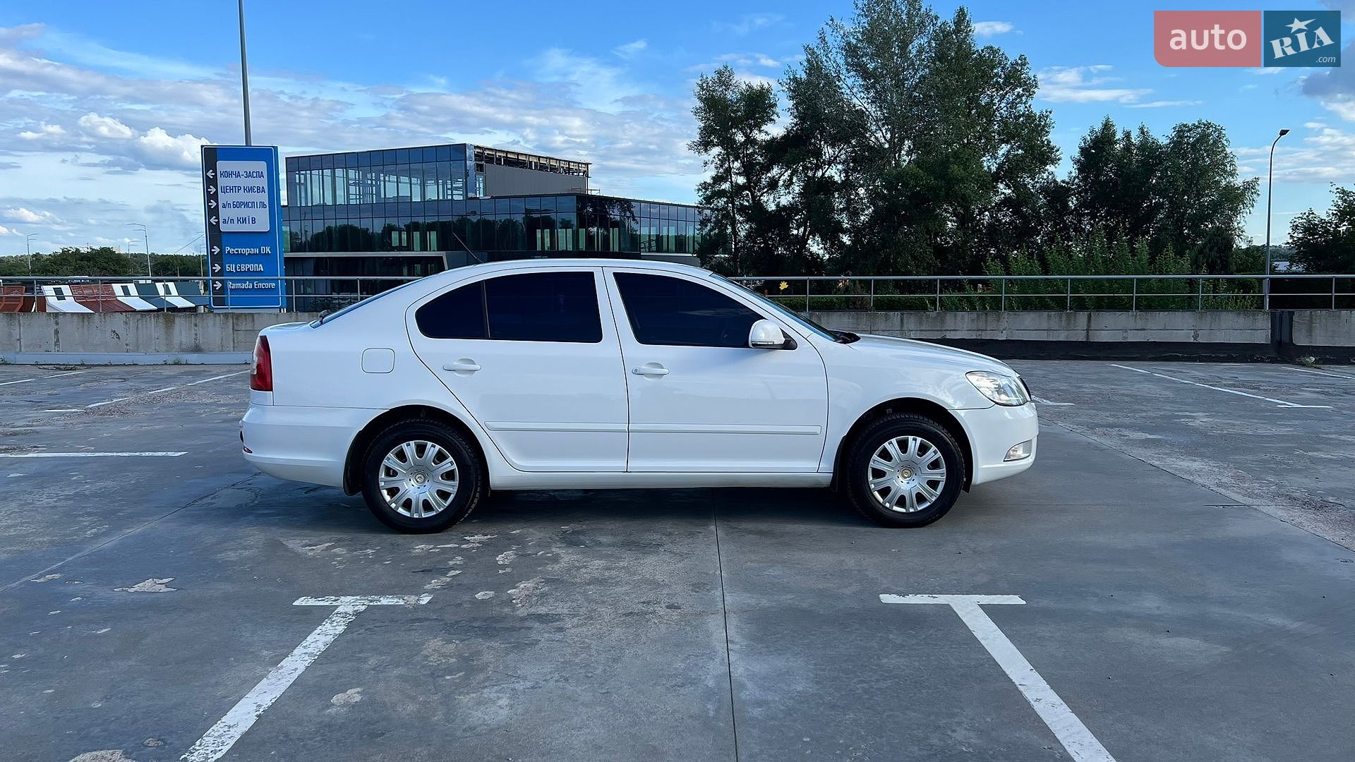 Skoda Octavia 2011 VIN TMBCK41Z4CB151976 фото оголошення 4 з 49