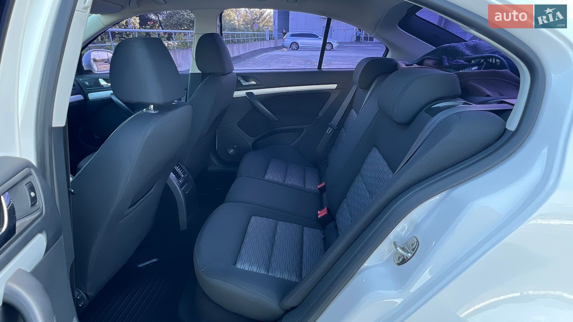 Skoda Octavia 2011 VIN TMBCK41Z4CB151976 фото оголошення 38 з 49