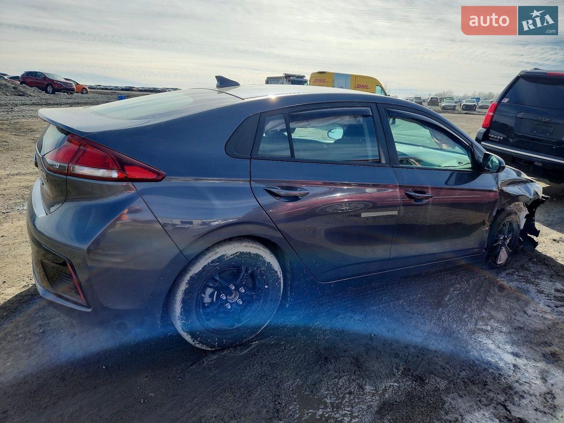 Hyundai Ioniq 2017 VIN KMHC65LC1JU072541 фото оголошення 2 з 12