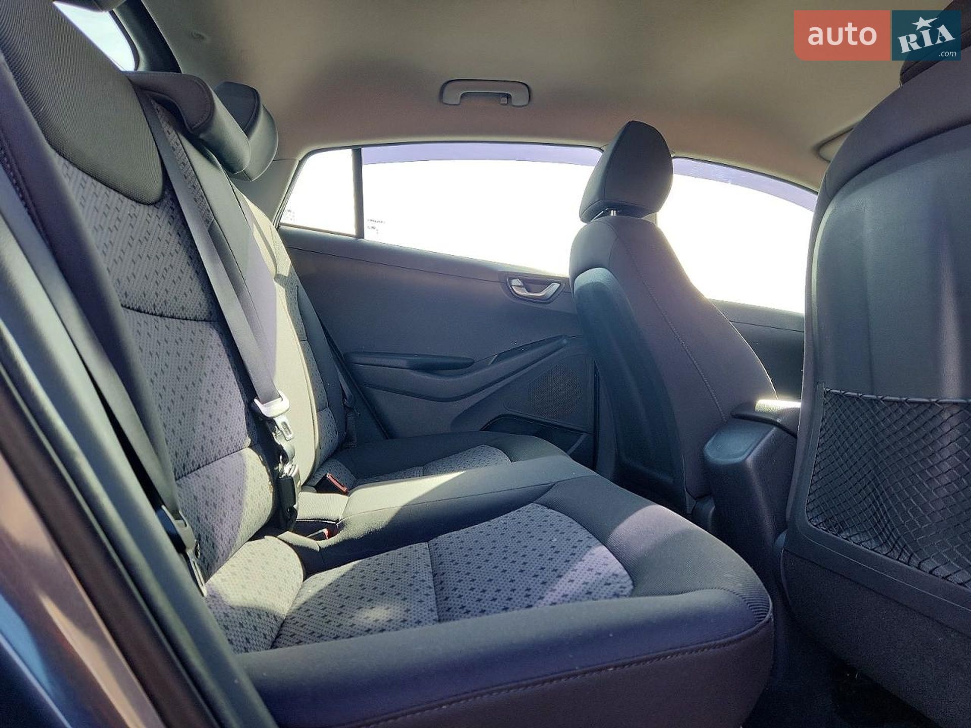 Hyundai Ioniq 2017 VIN KMHC65LC1JU072541 фото оголошення 10 з 12