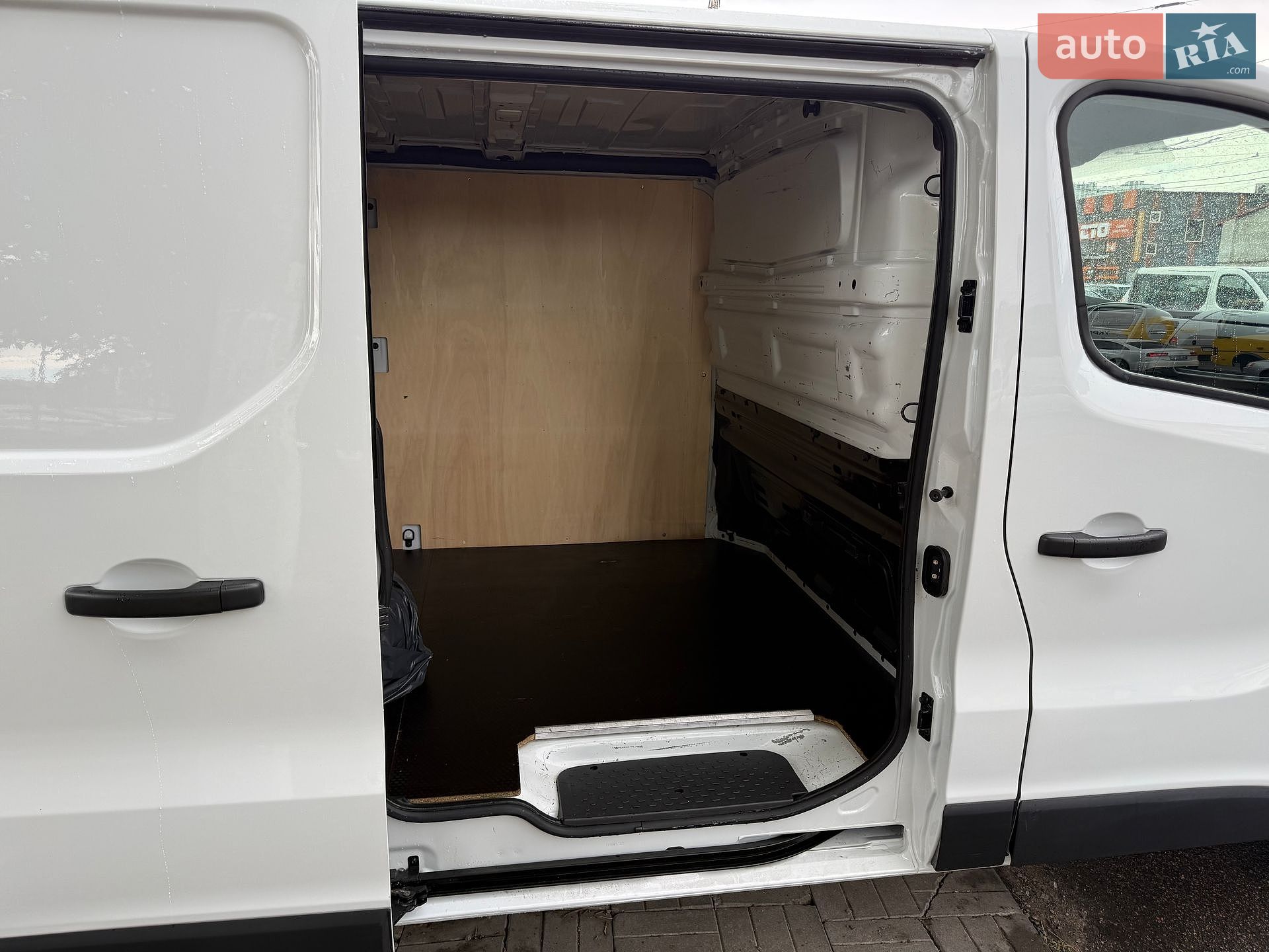 Renault Trafic 2021 VIN VF1FL000767932910 фото оголошення 27 з 38