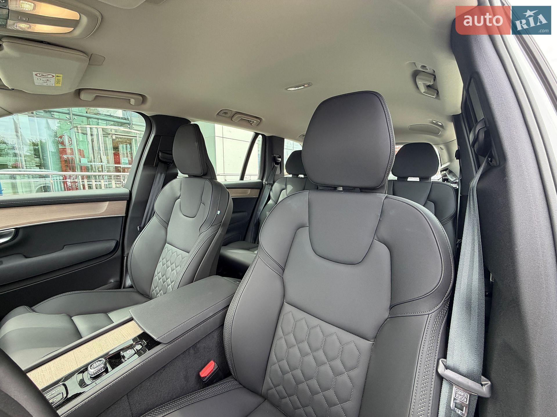 Volvo XC90 2025 VIN YV1LFM1V1T1473590 фото оголошення 11 з 16