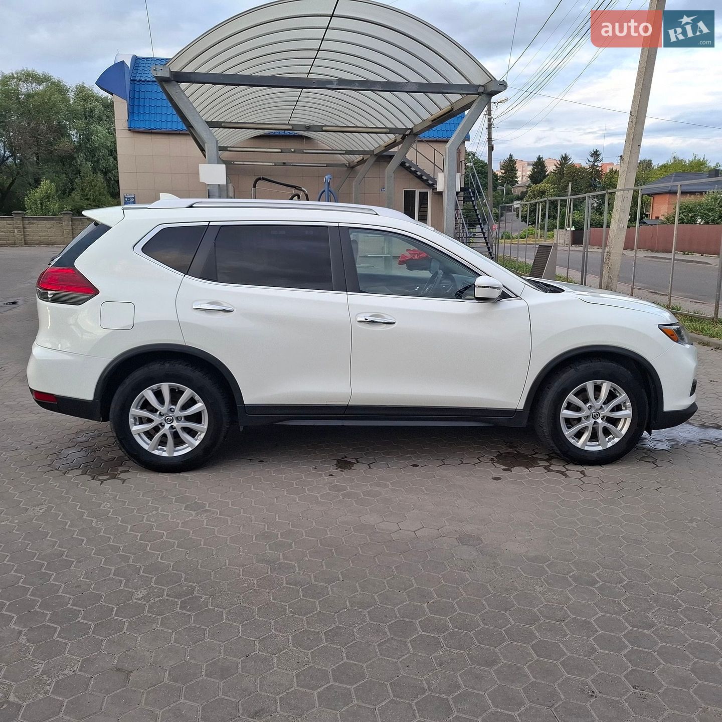 Nissan Rogue 2017 VIN KNMAT2MT8HP572030 фото оголошення 2 з 25