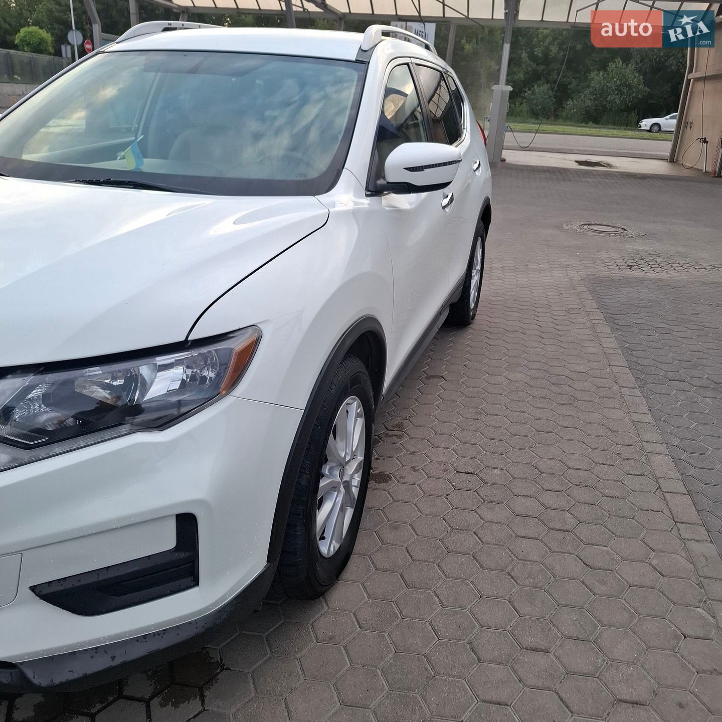 Nissan Rogue 2017 VIN KNMAT2MT8HP572030 фото оголошення 4 з 25