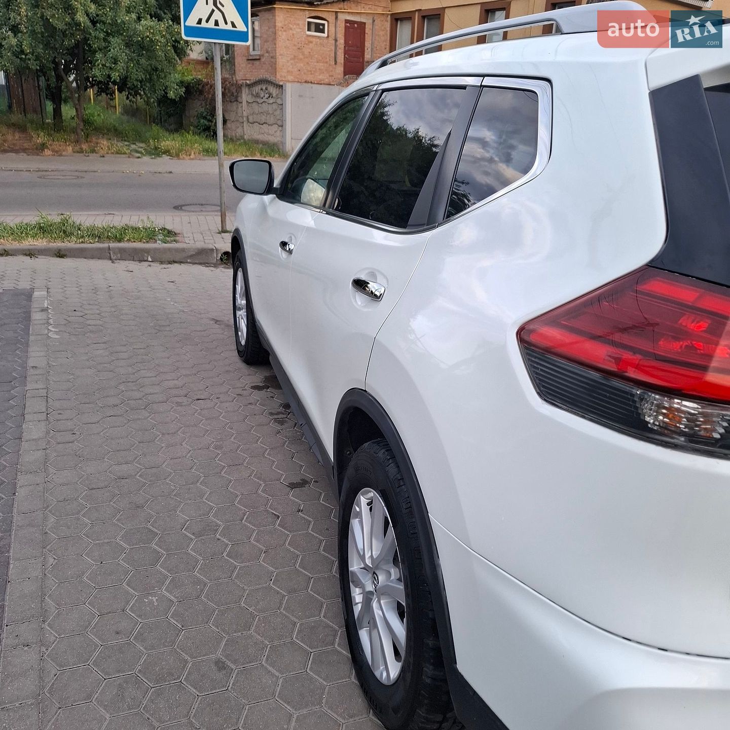 Nissan Rogue 2017 VIN KNMAT2MT8HP572030 фото оголошення 6 з 25