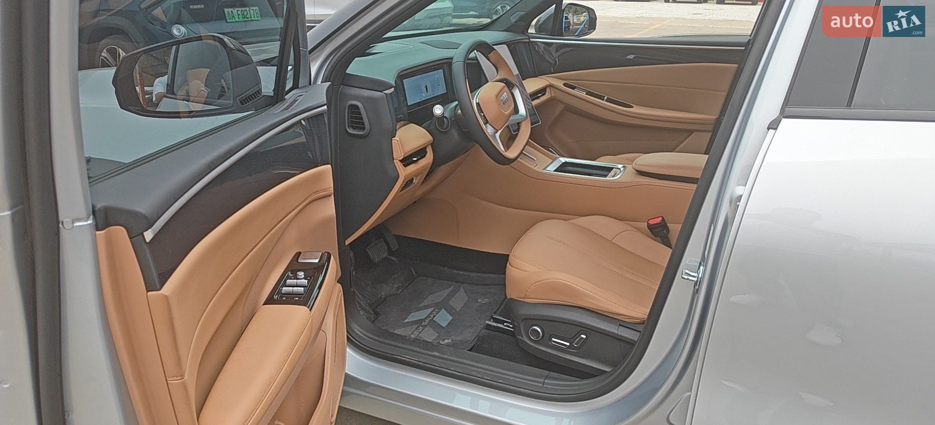 Geely Galaxy L7 2024 VIN LB378JNZ9RB000171 фото оголошення 4 з 8
