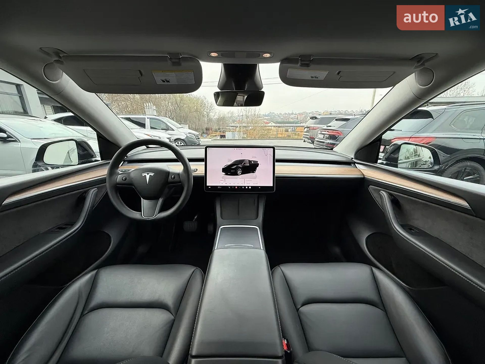 Tesla Model Y 2024 VIN 7SAYGAEEXRF063469 фото оголошення 11 з 48