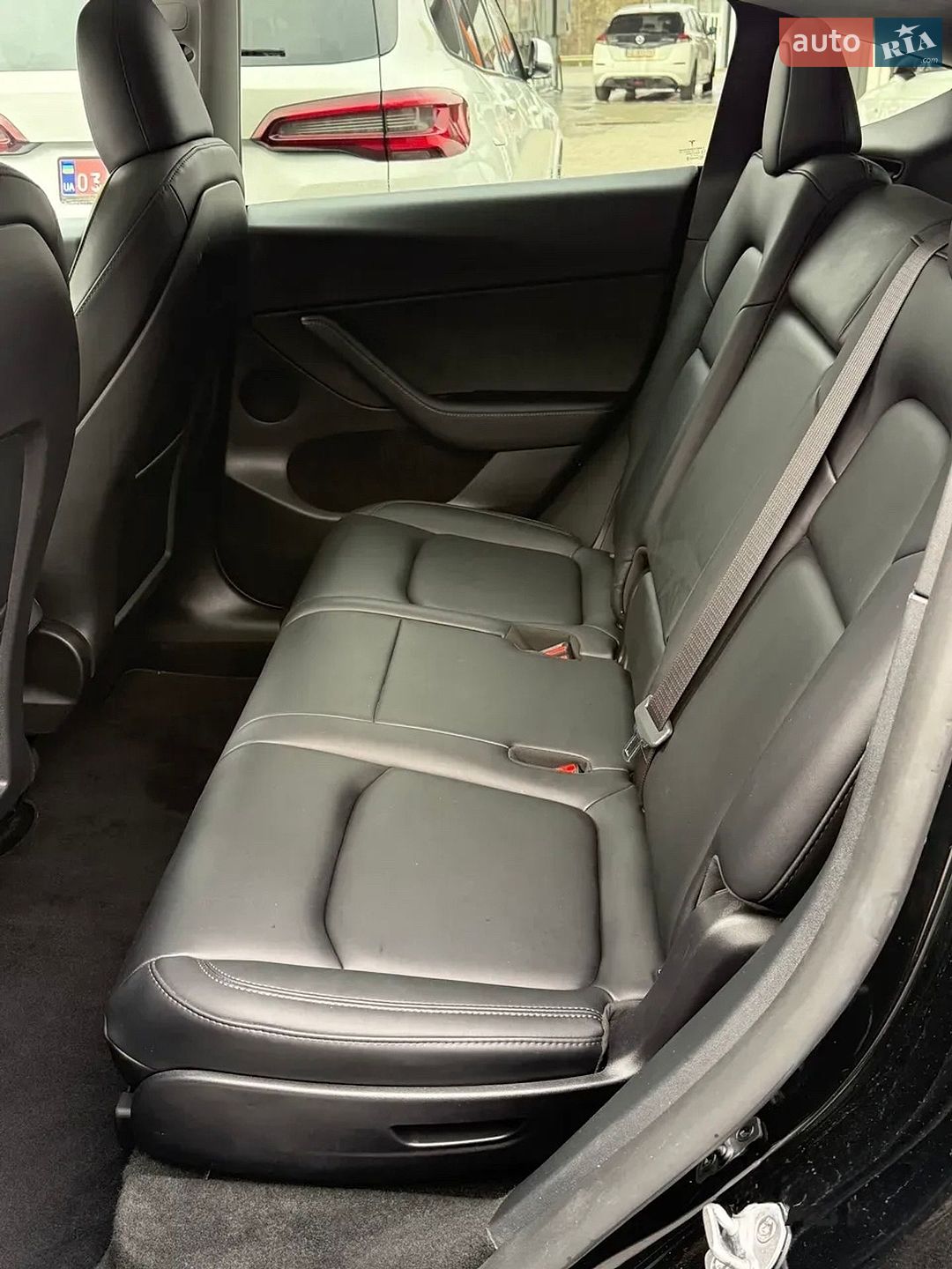 Tesla Model Y 2024 VIN 7SAYGAEEXRF063469 фото оголошення 15 з 48
